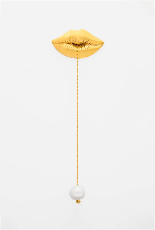 Arete Labios Con Perla sold by Alejandra de Coss