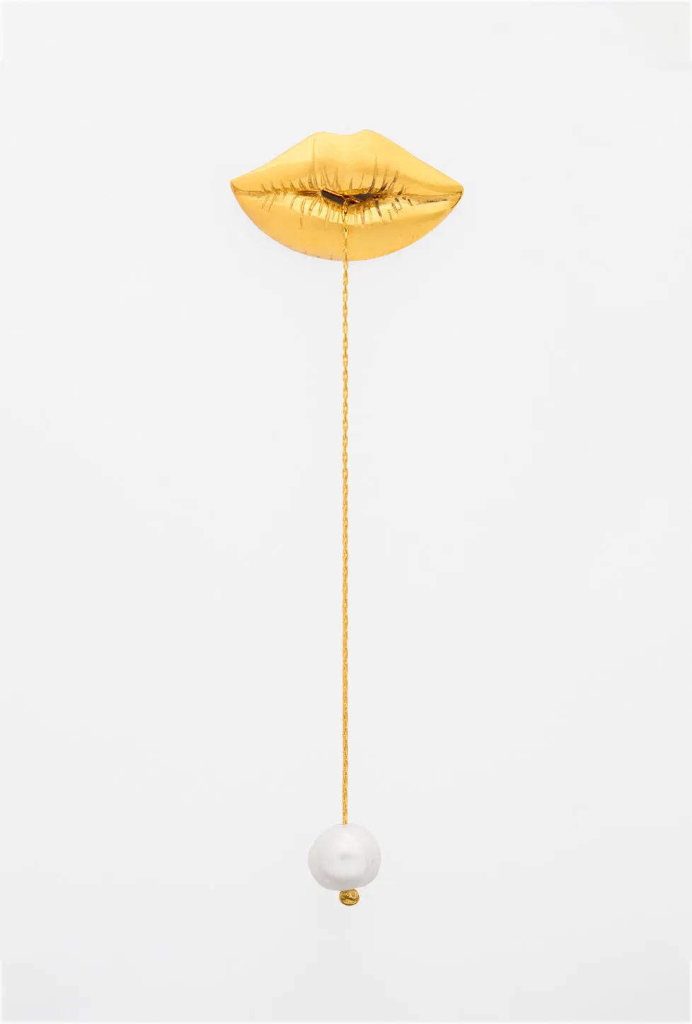 Arete Labios Con Perla sold by Alejandra de Coss