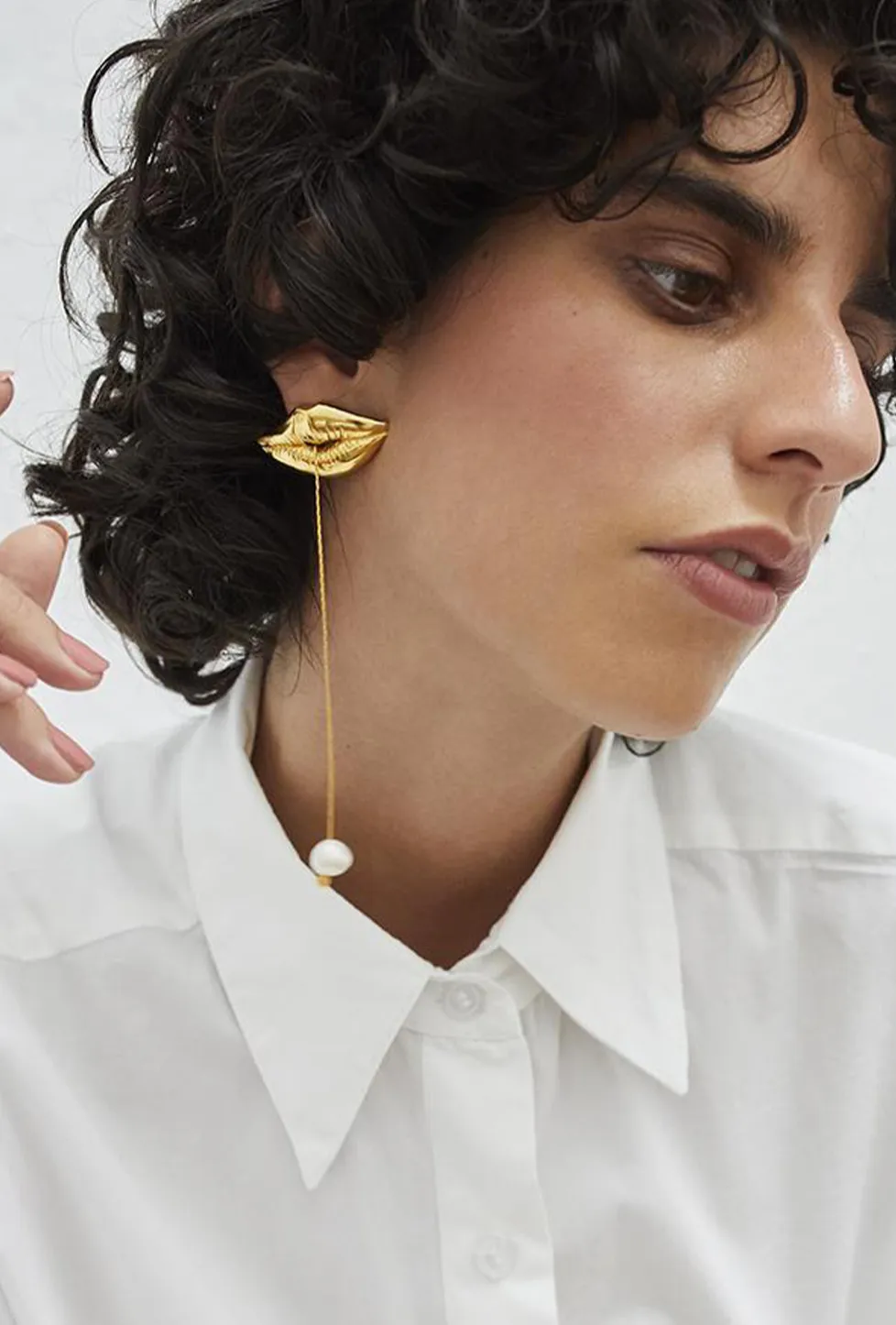 Arete Labios Con Perla sold by Alejandra de Coss product image thumbnail 3