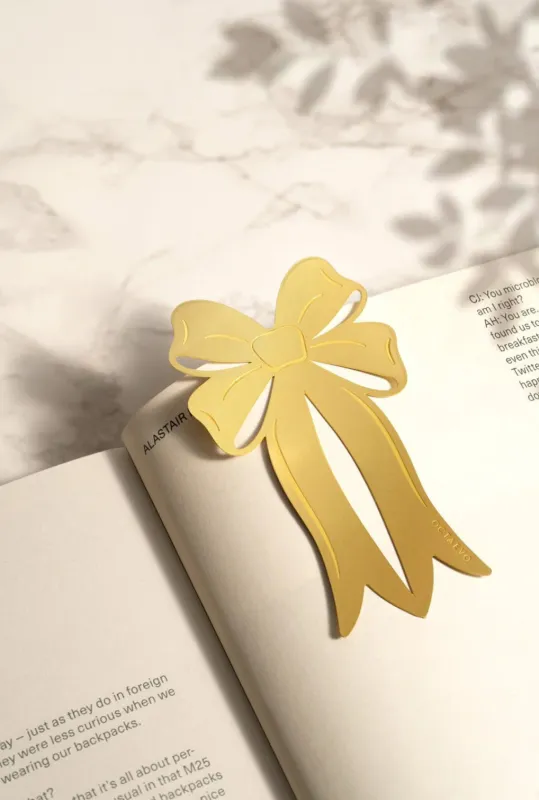 Bookmark Octaevo, "Coquette" made by Alejandra de Coss