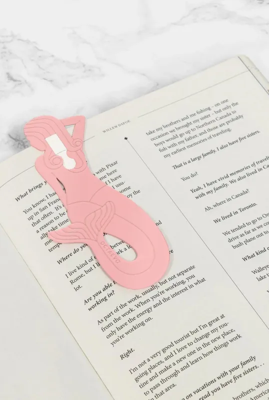 Bookmark Octaevo, "Pink Sirena" made by Alejandra de Coss