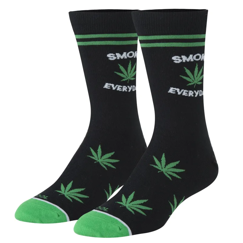 Smoke Everyday Men's Crew Socks sold by Odd Sox