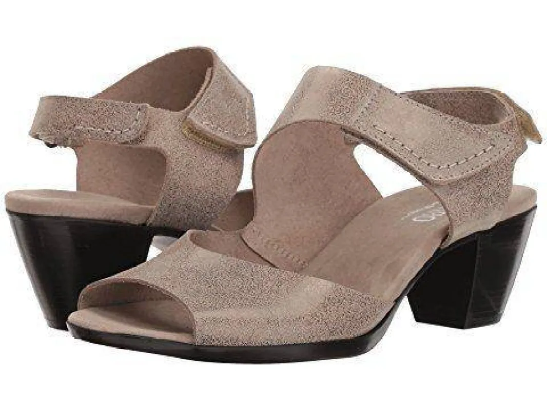 Munro Women's Fabiana Silver Metallic Nubuck Sandal made by Munro