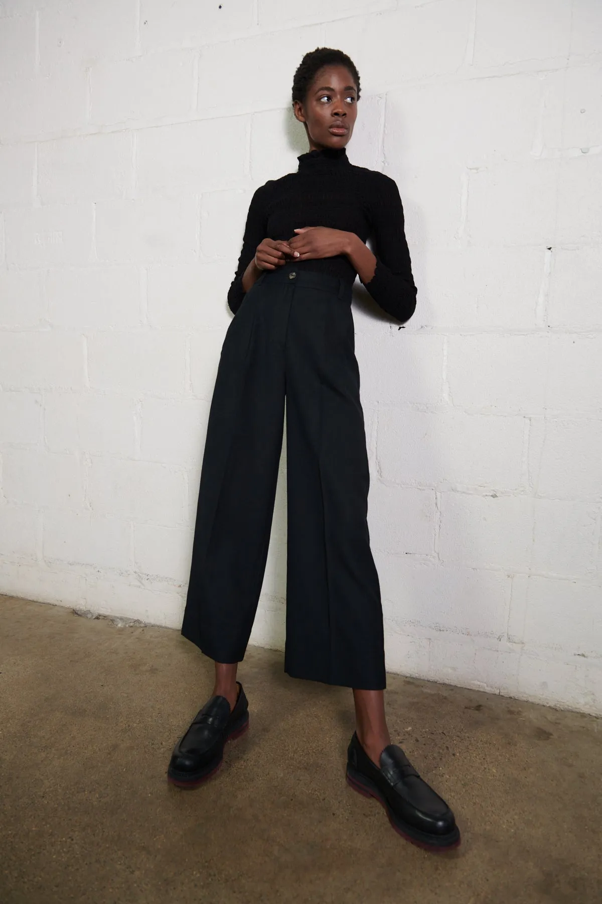 LOUISE TOP | noir | WAREHOUSE SALE sold by Maria Stanley product image thumbnail 5