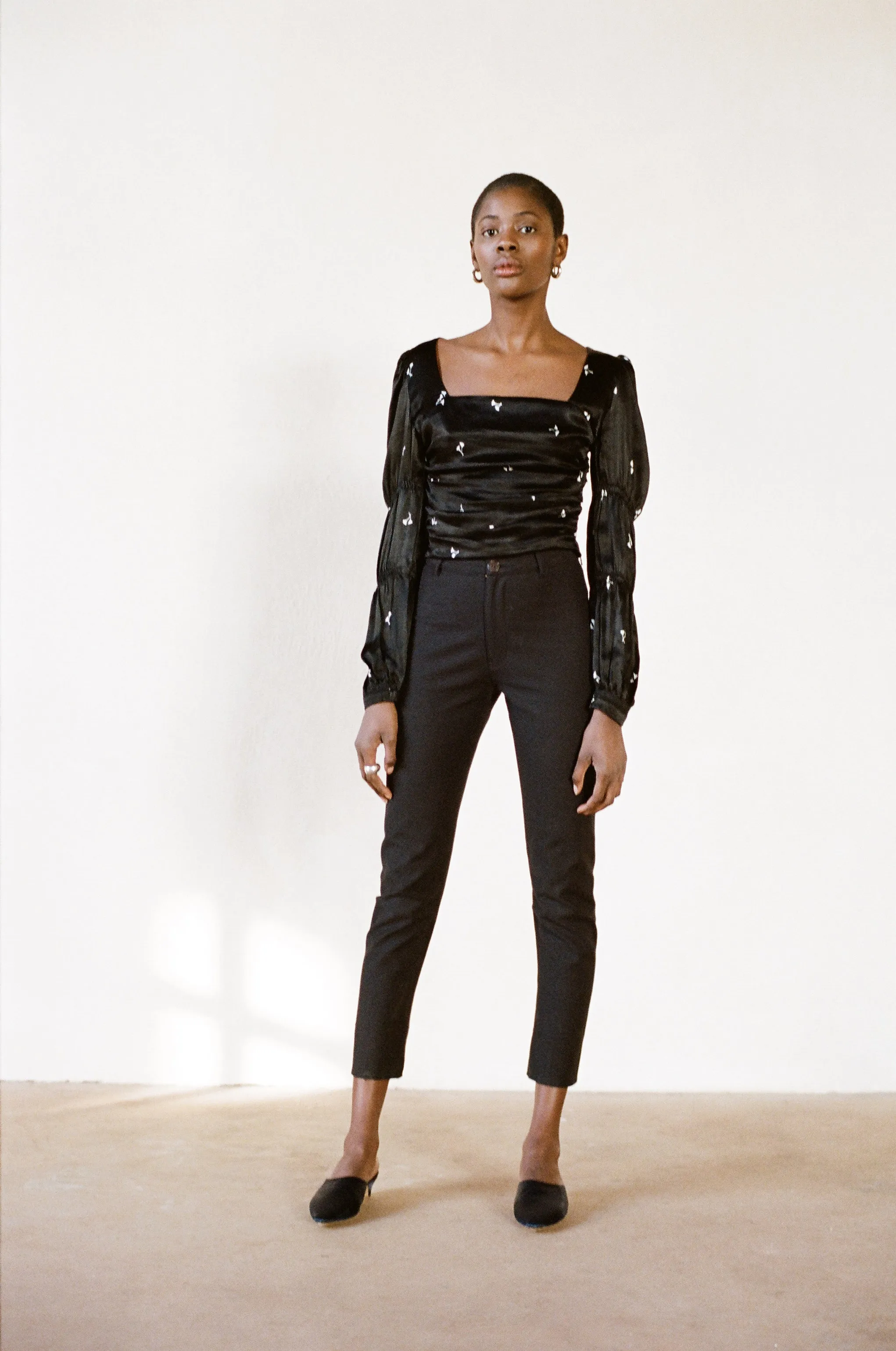 SKINNY LUNA PANT | noir | WAREHOUSE SALE sold by Maria Stanley product image thumbnail 4