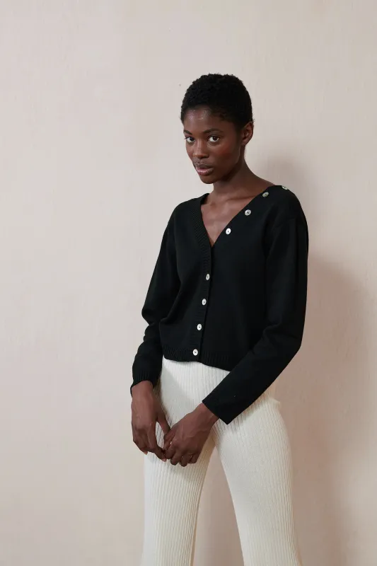 BUTTON CARDI | noir | organic made by Maria Stanley
