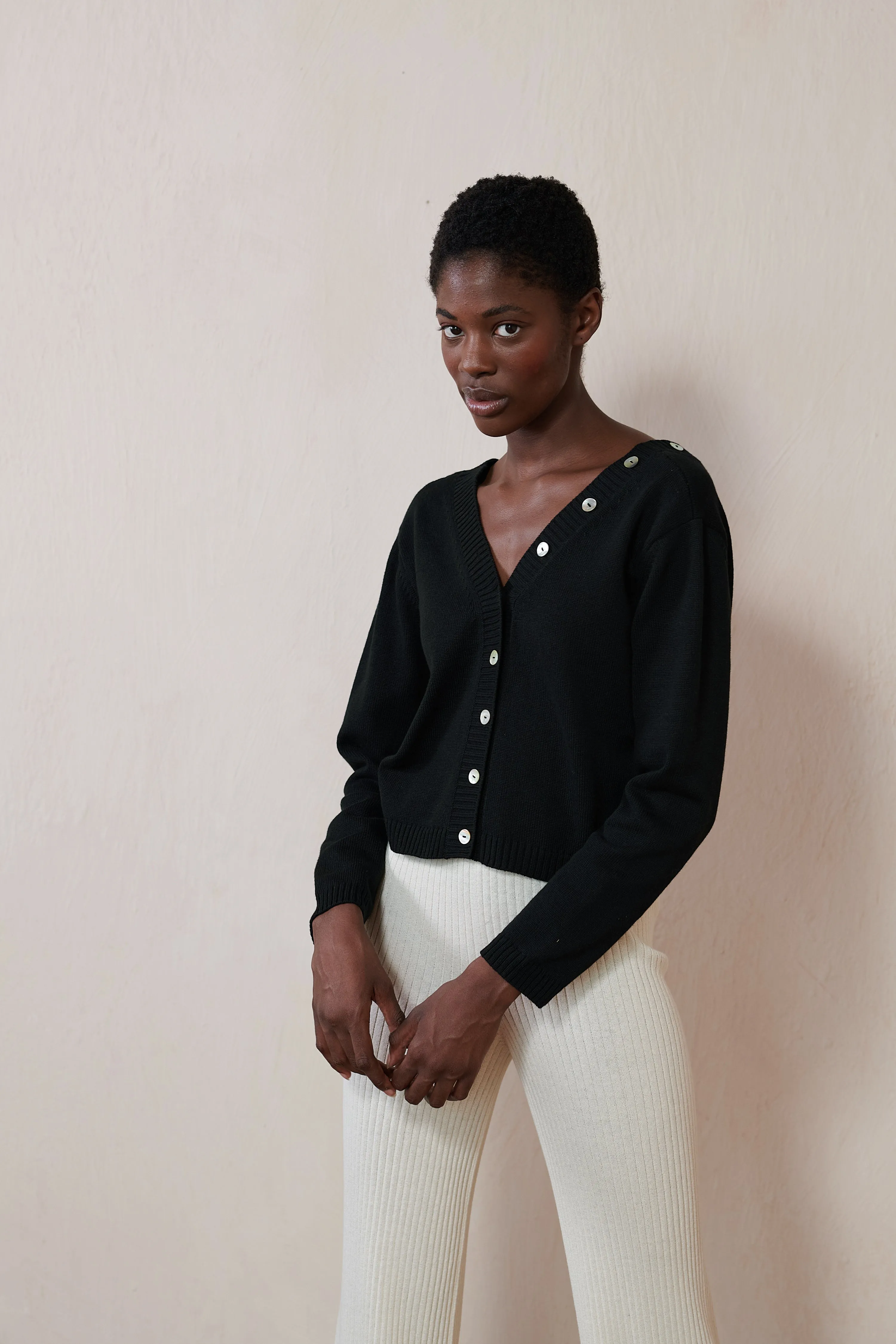 BUTTON CARDI | noir | organic sold by Maria Stanley