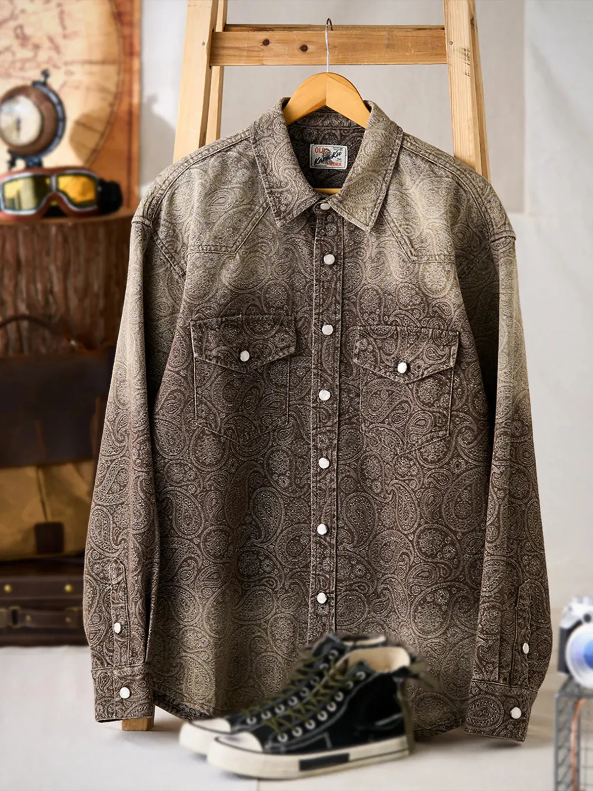 Gradient Paisley Pattern Denim Work Shirt with Pearl-Style Buttons sold by Karaku product image thumbnail 3
