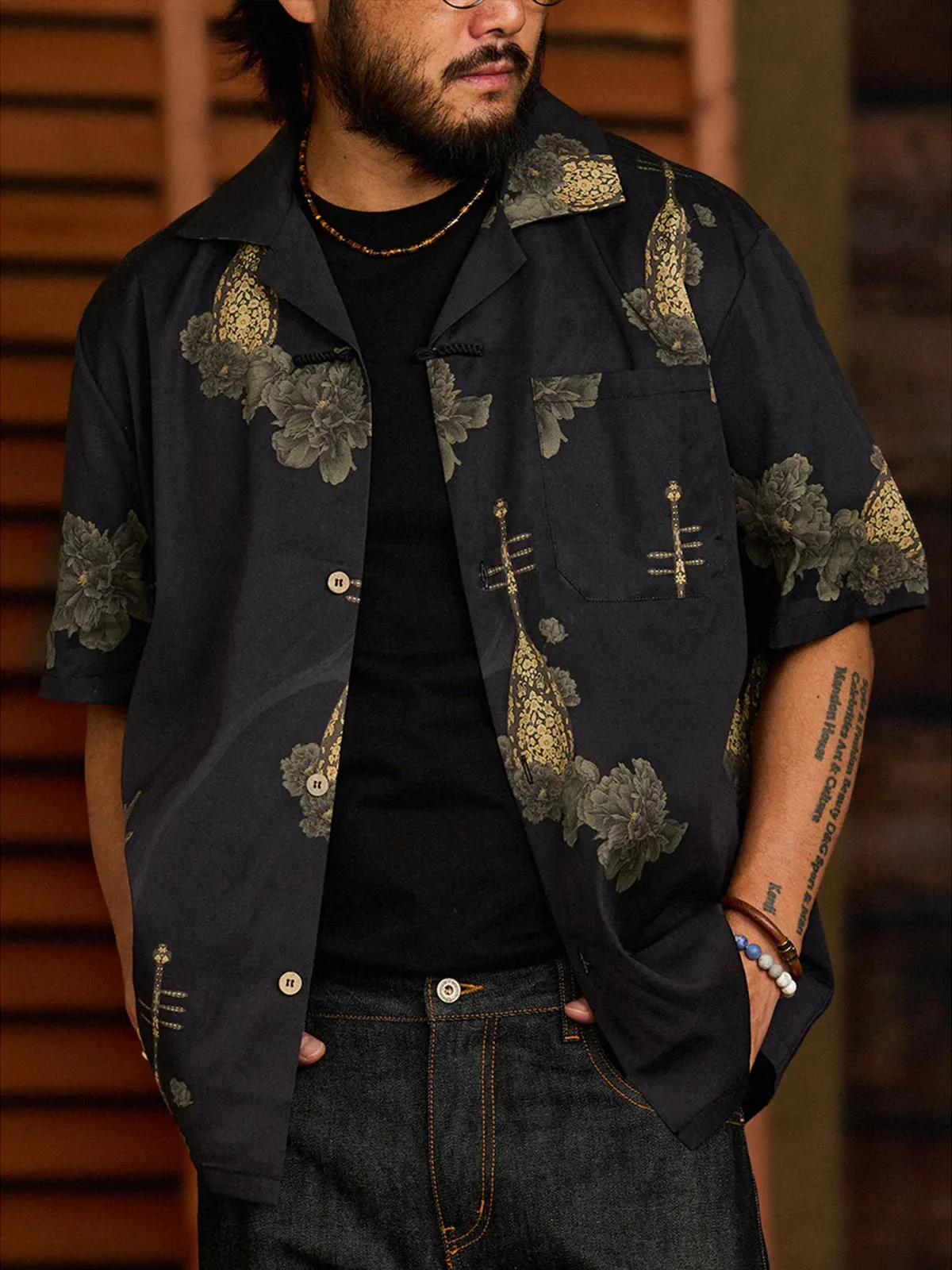 Chinese Buttons and Ink-Wash Style Biwa & Peony Motif Open Collar Shirt sold by Karaku product image thumbnail 5