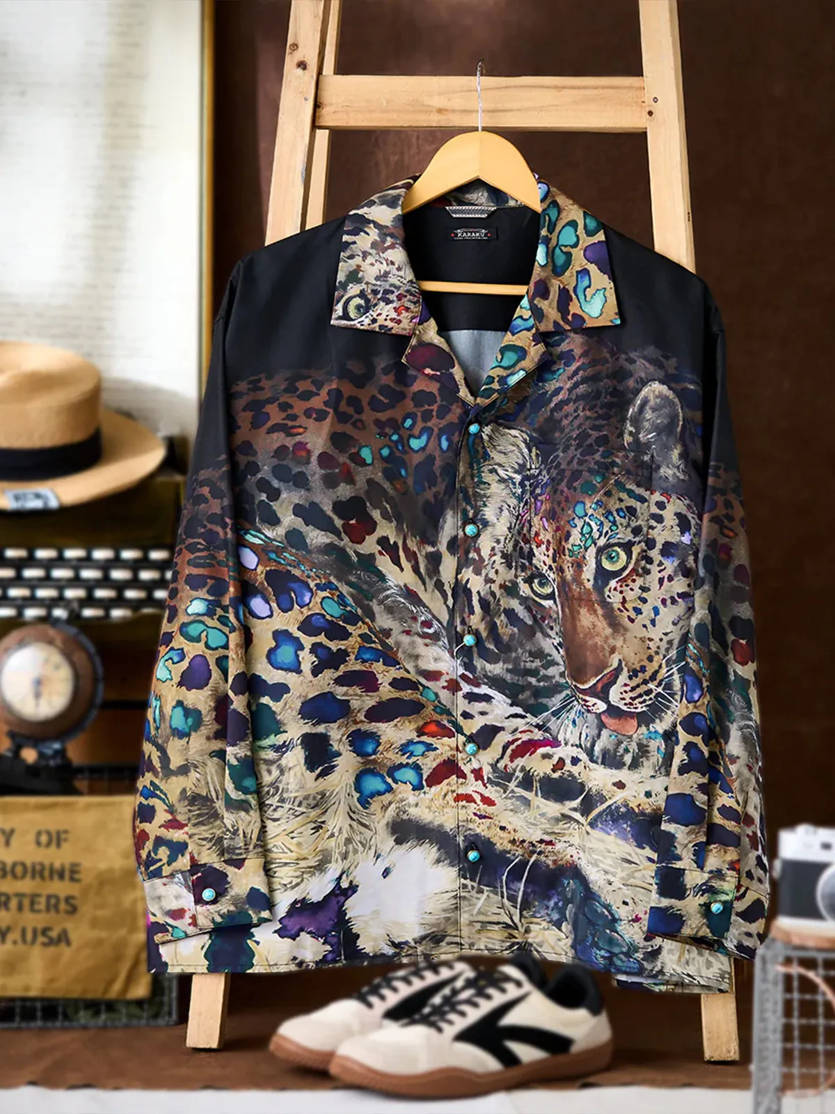 Karaku × Satoshi Kawamata "Dream Leopard" Turquoise-Button Open Collar Long Sleeve Shirt sold by Karaku product image thumbnail 3