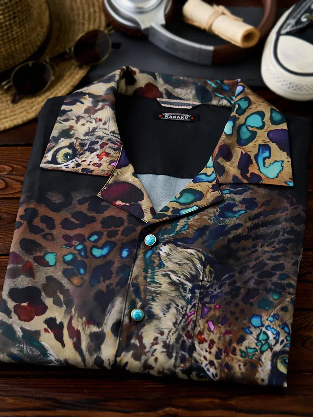 Karaku × Satoshi Kawamata "Dream Leopard" Turquoise-Button Open Collar Long Sleeve Shirt sold by Karaku product image thumbnail 5