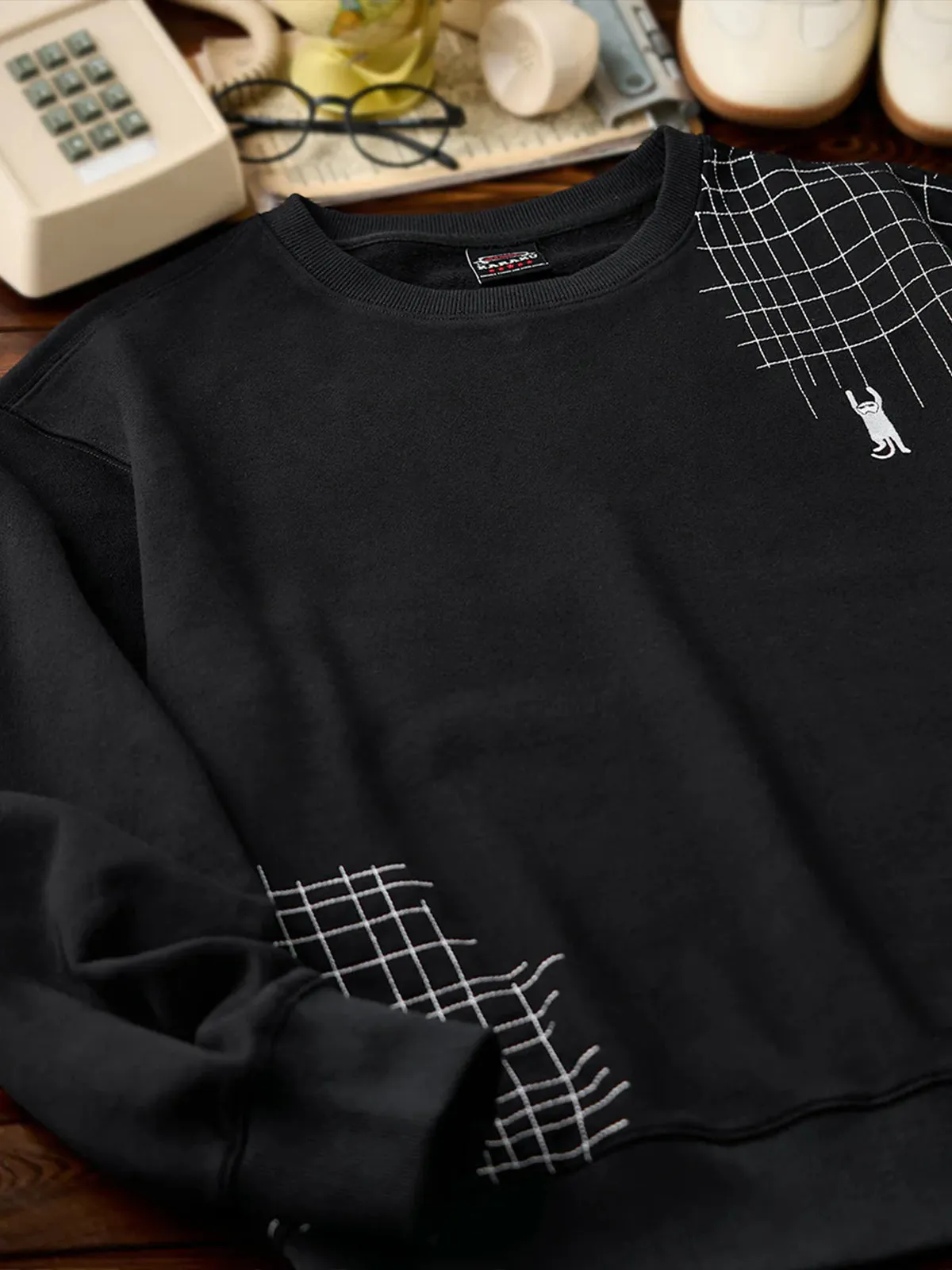 “Scratching Cat” Sashiko Embroidered Sweatshirt sold by Karaku product image thumbnail 4