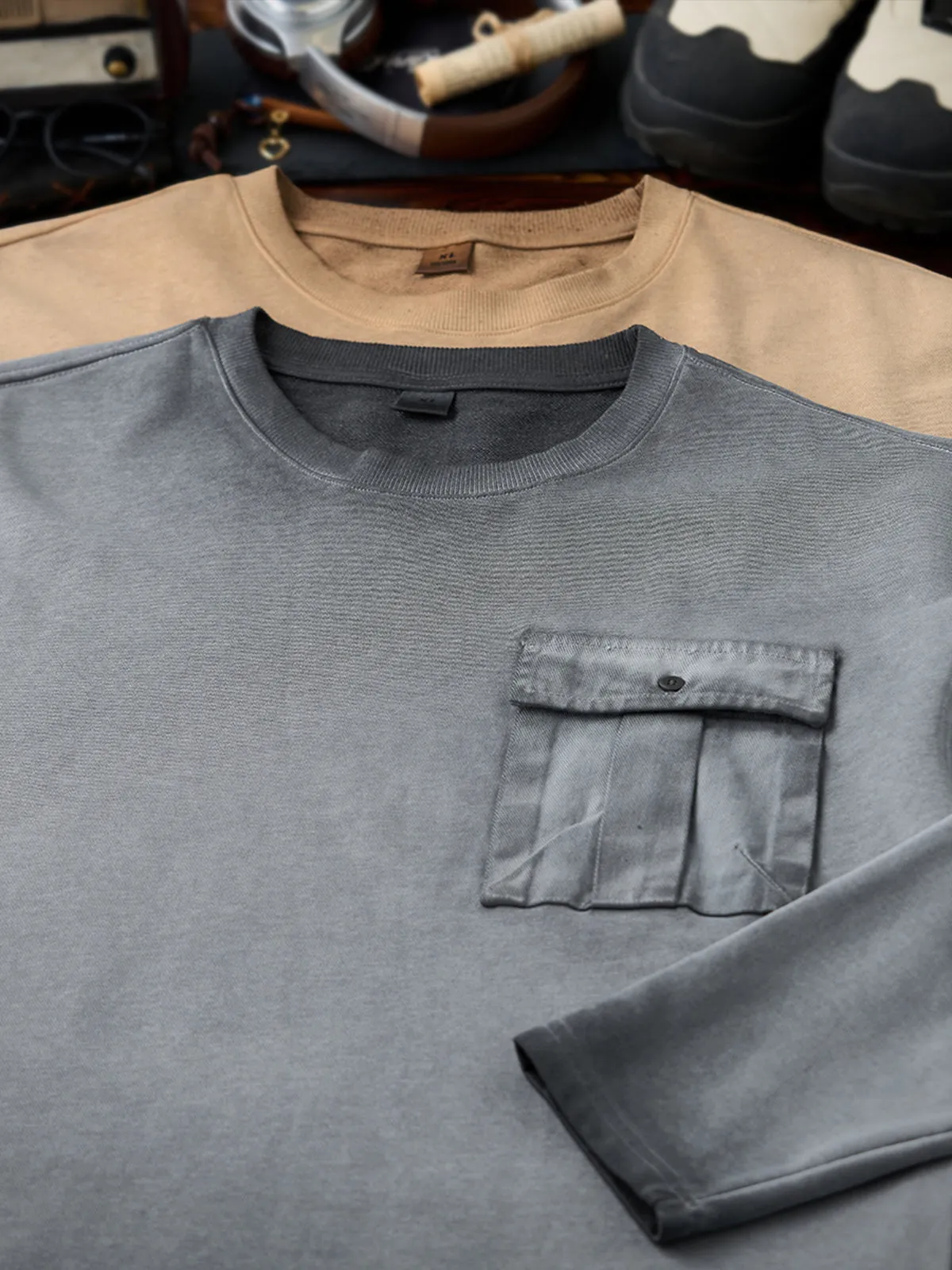 Long-Sleeve Gradient-Dyed Washed T-Shirt with Pleated Pocket sold by Karaku product image thumbnail 5