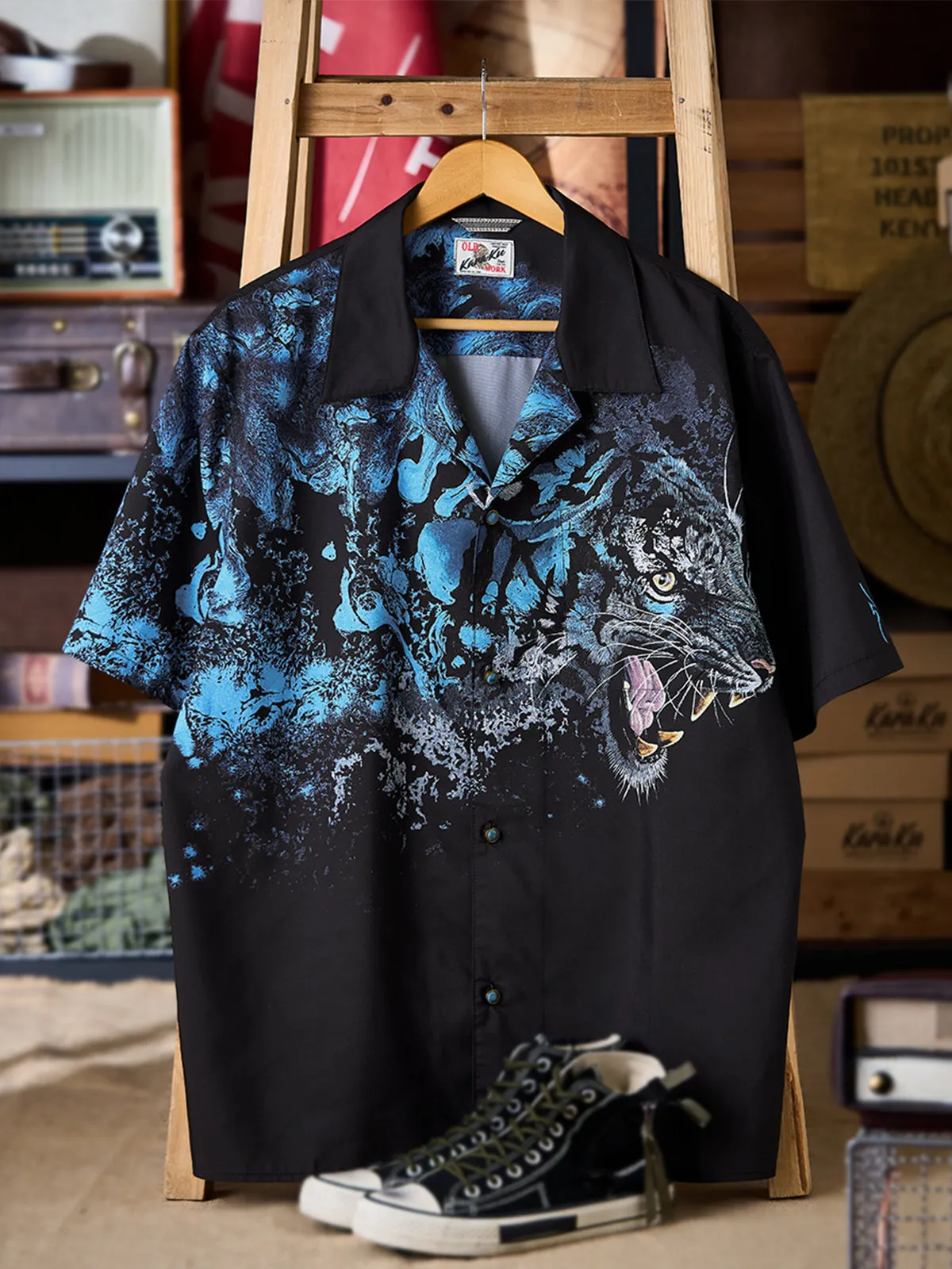 KARAKU × Raoh Tanaka “Bloom” Tiger Print Cuban Collar Shirt with Turquoise Buttons sold by Karaku product image thumbnail 3