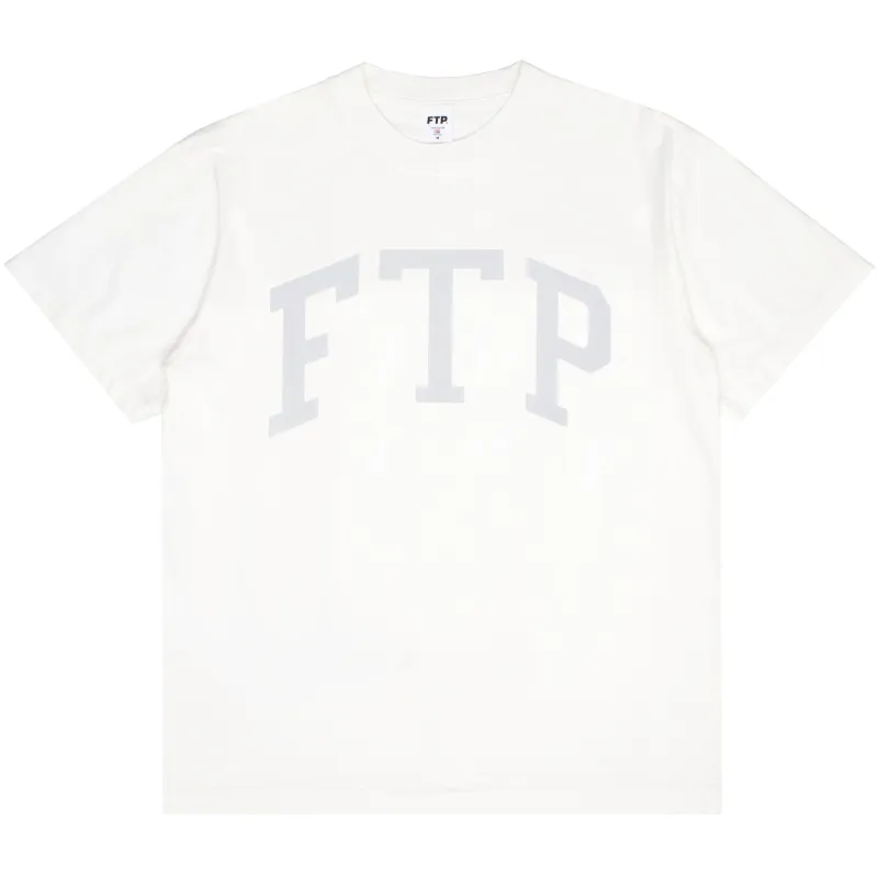 REFLECTIVE ARCH LOGO TEE(WHITE) made by FTP