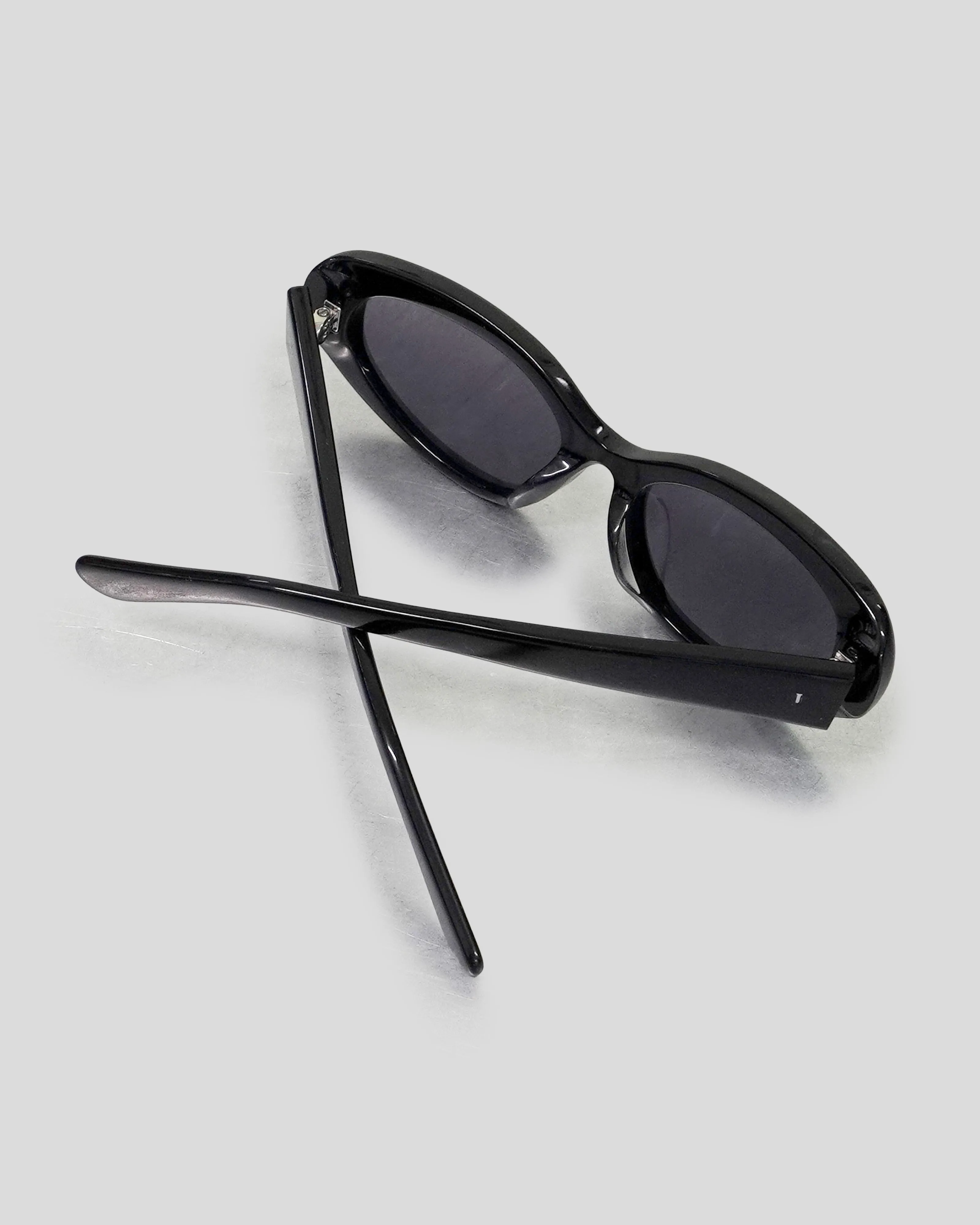 The Coco with Black Frame and Black Lens sold by Cafe Forgot product image thumbnail 3