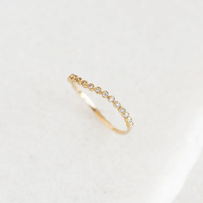 Diamond Wavy Ring 14k Gold - Amara sold by Linjer