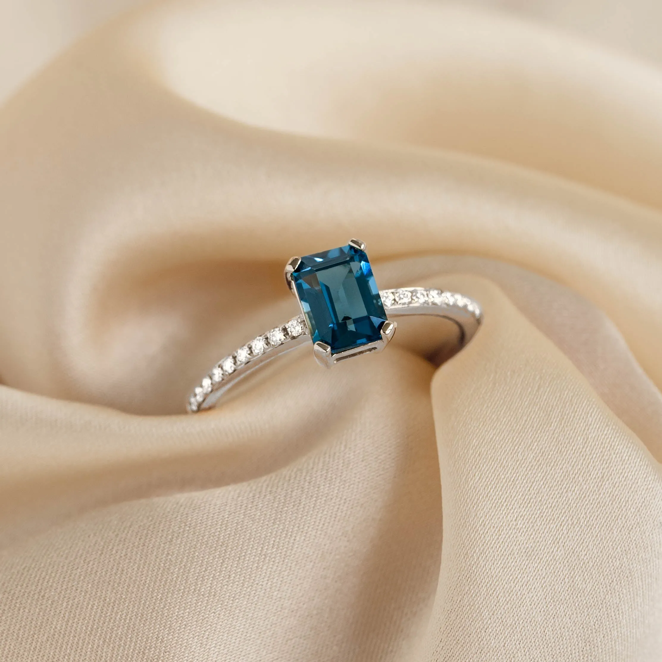 Baguette London Blue Topaz and Diamond Ring White Gold - Safiya sold by Linjer product image thumbnail 4