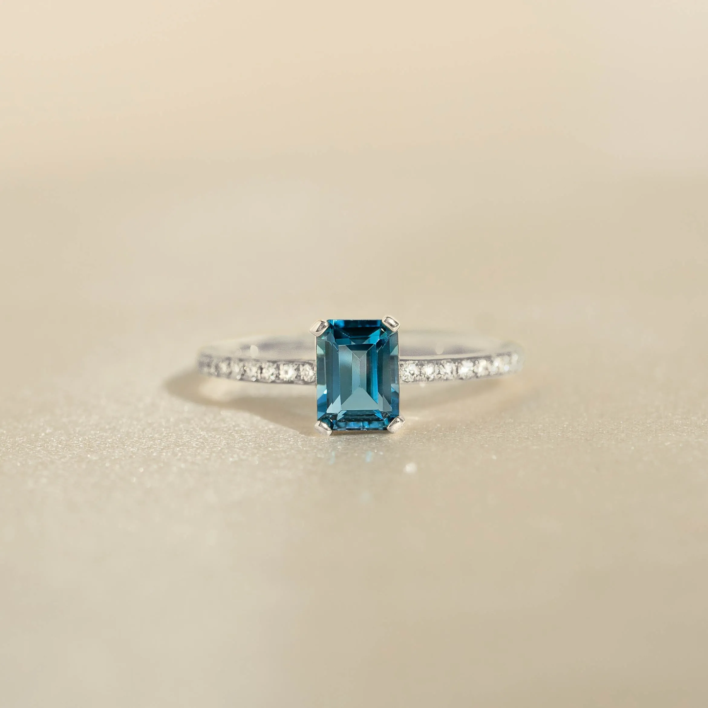 Baguette London Blue Topaz and Diamond Ring White Gold - Safiya sold by Linjer