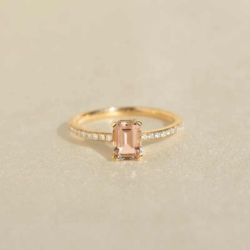 Baguette Morganite and Diamond Ring 14k Gold - Safiya sold by Linjer
