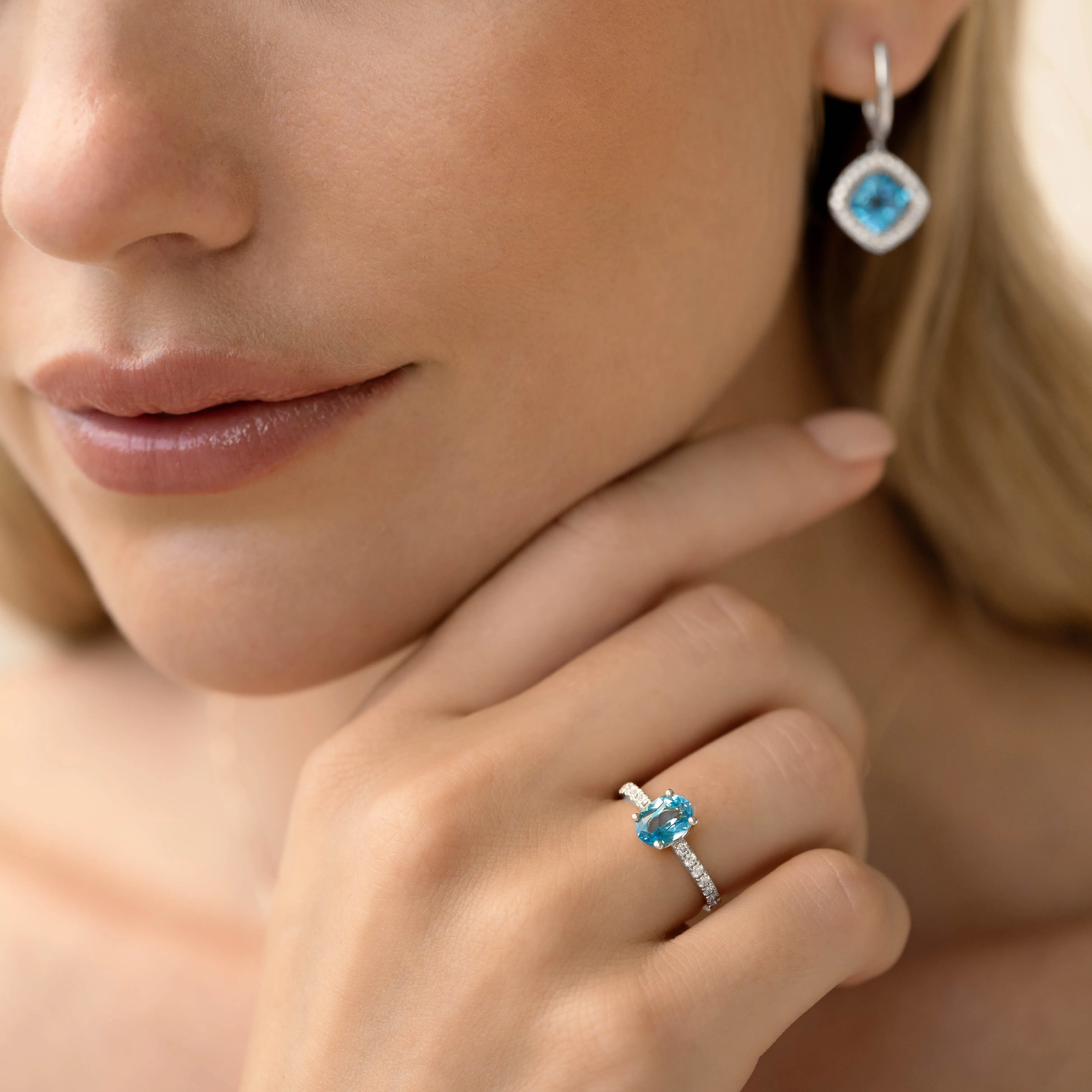 Oval Swiss Blue Topaz and Diamond Ring White Gold - Minette sold by Linjer product image thumbnail 3