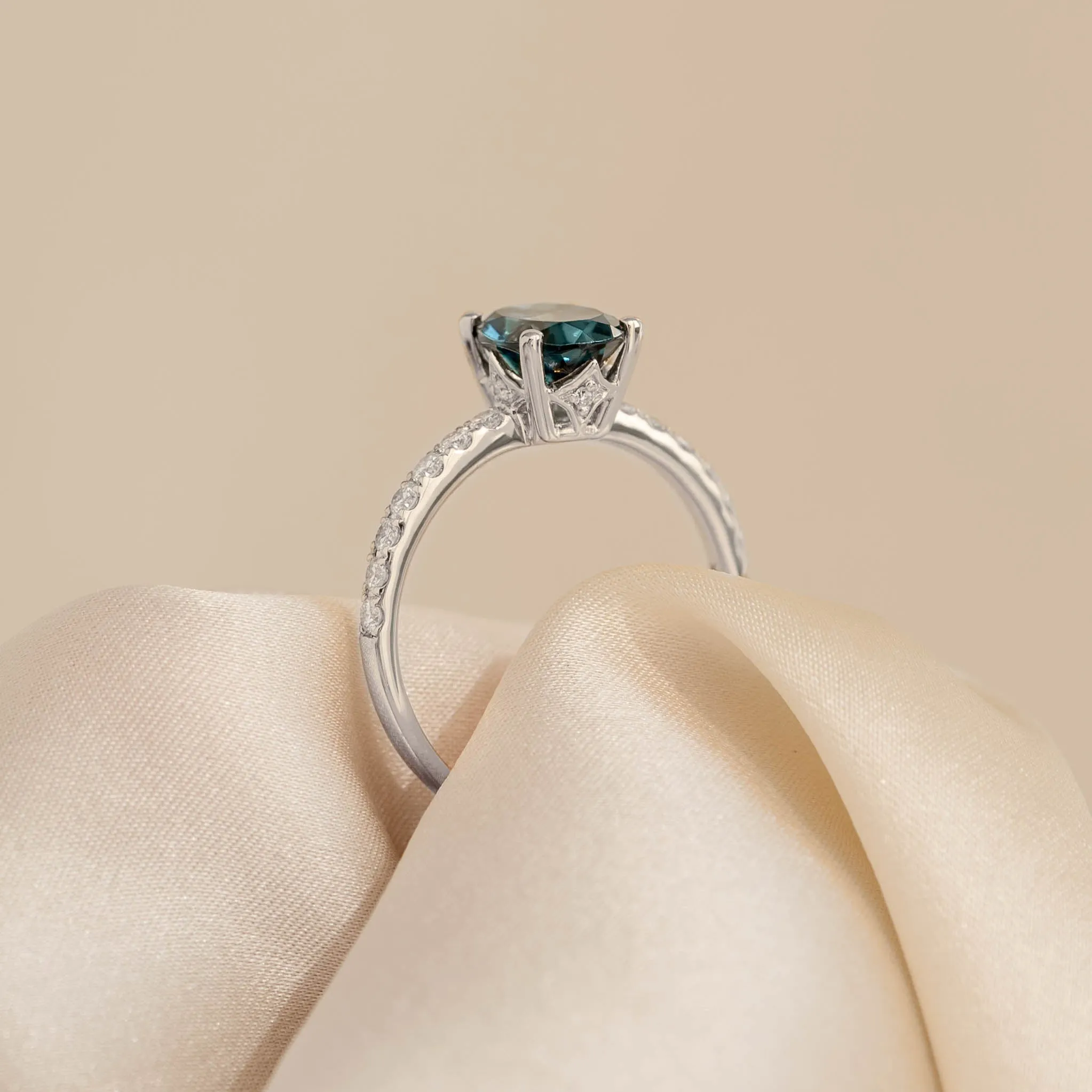 Oval London Blue Topaz and Diamond Ring White Gold - Minette sold by Linjer product image thumbnail 3
