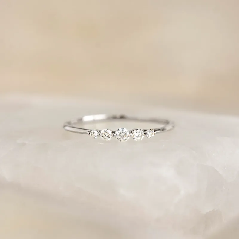 Graduated Diamond Ring White Gold - Dahlia sold by Linjer