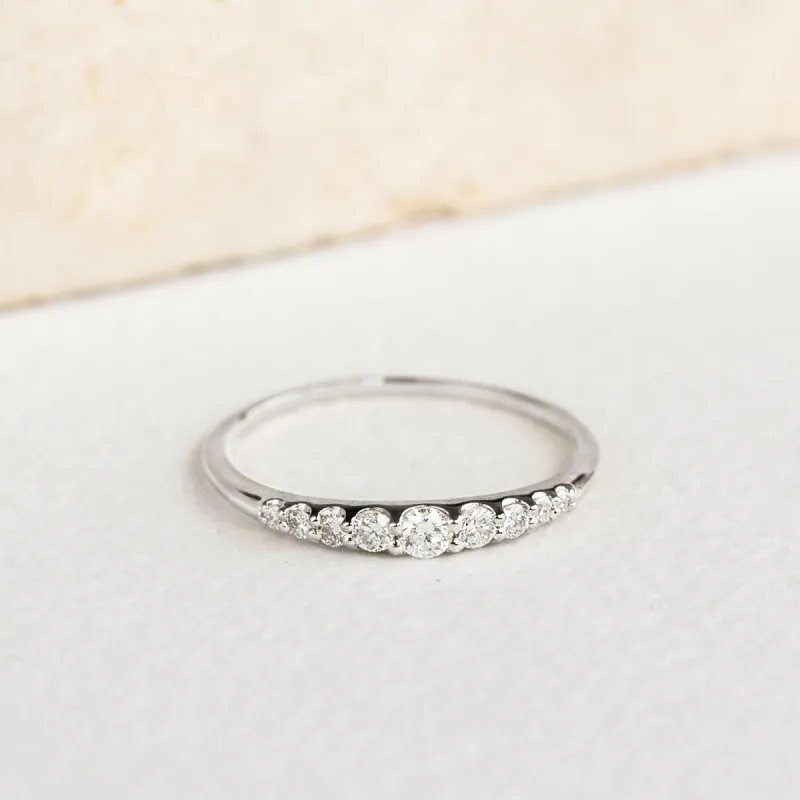 Graduated Diamond Ring White Gold - Zoe sold by Linjer