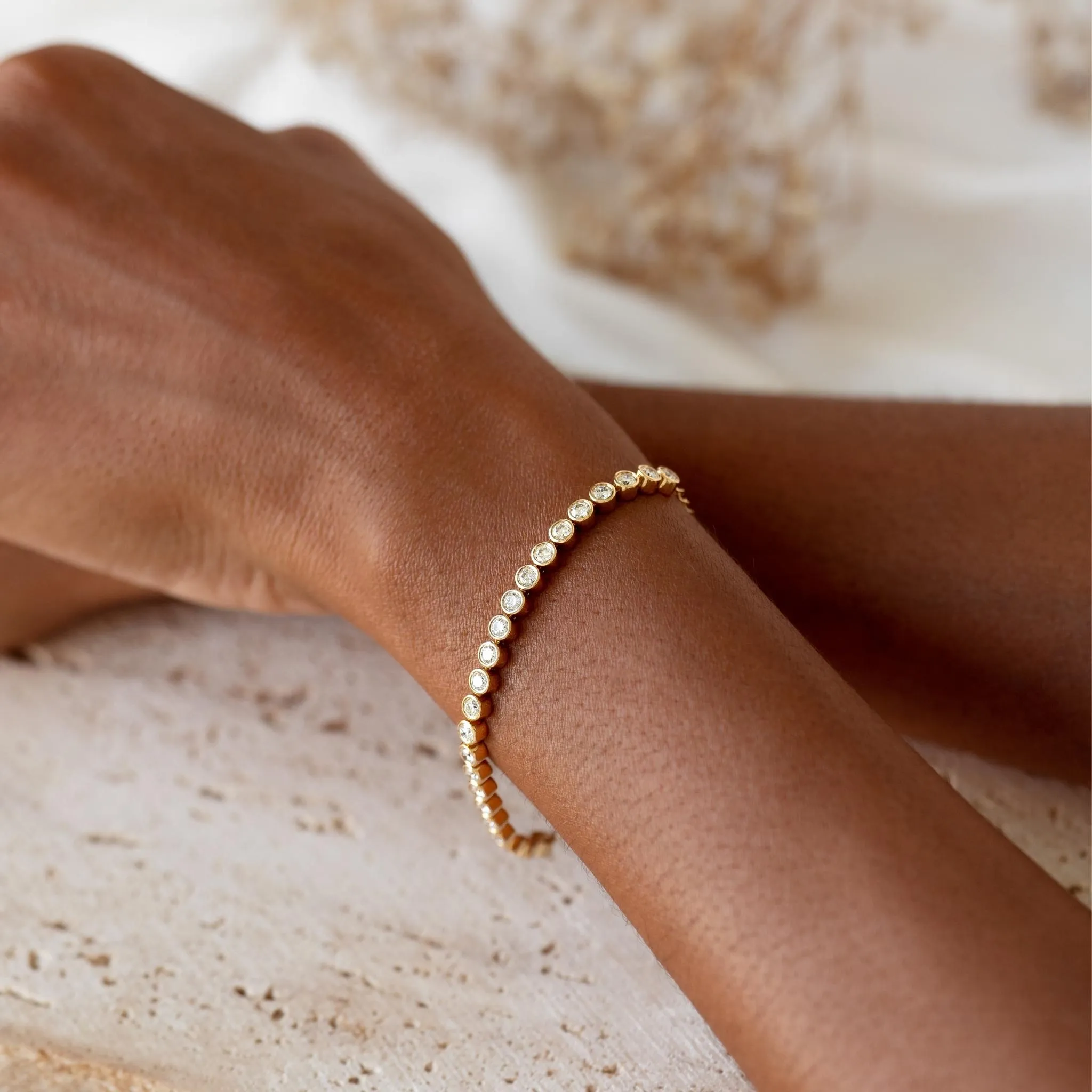 Half Diamond Tennis Bracelet 14k Yellow Gold (1.8 - 2.0 ct tw) sold by Linjer