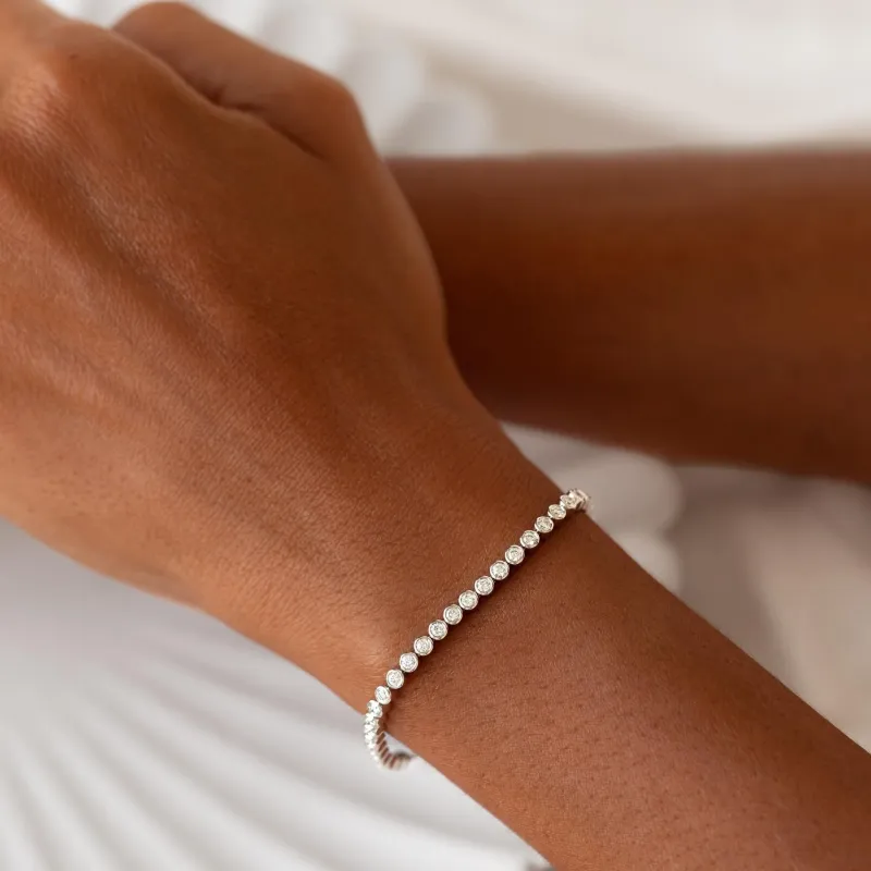 Half Diamond Tennis Bracelet 14k White Gold (0.9 - 1.0 ct tw) sold by Linjer