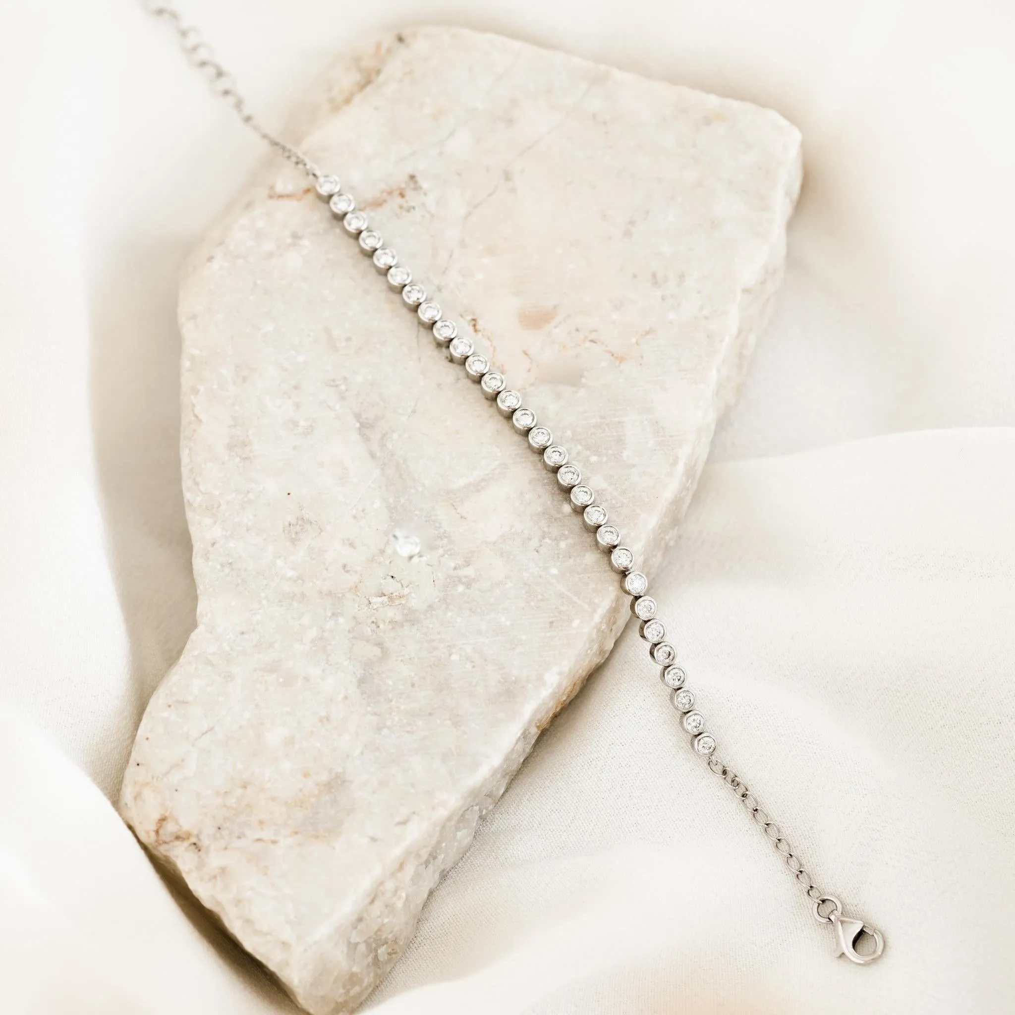Half Diamond Tennis Bracelet 14k White Gold (0.9 - 1.0 ct tw) sold by Linjer product image thumbnail 3