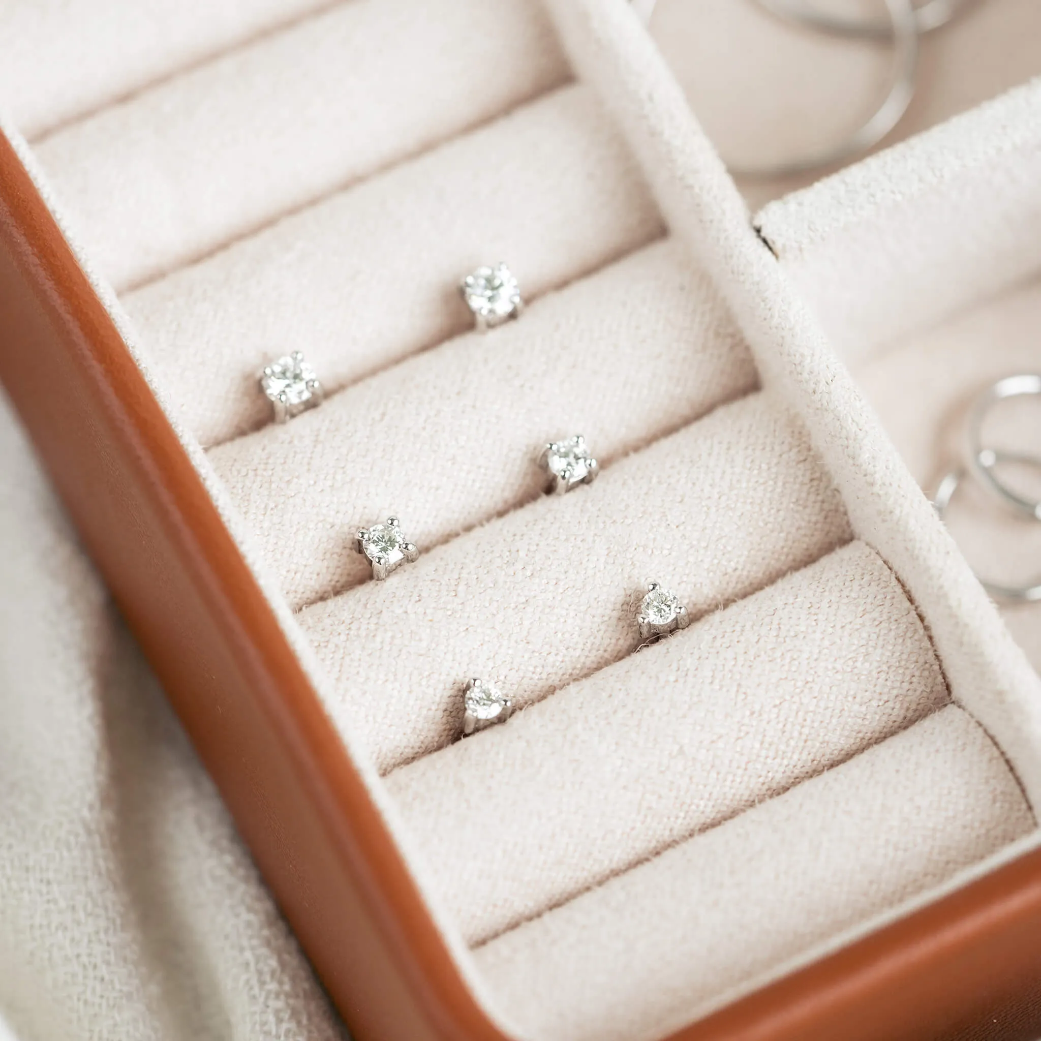 14k White Gold Diamond Stud Earrings 2.5mm - Aria sold by Linjer product image thumbnail 3
