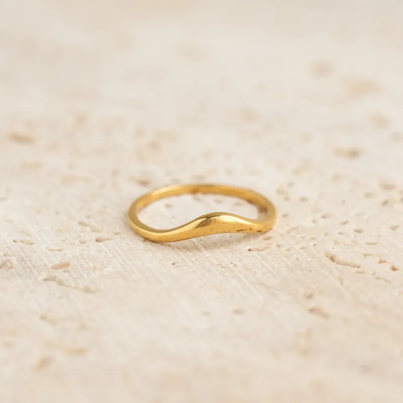 Organic Wavy Ring - Bea sold by Linjer