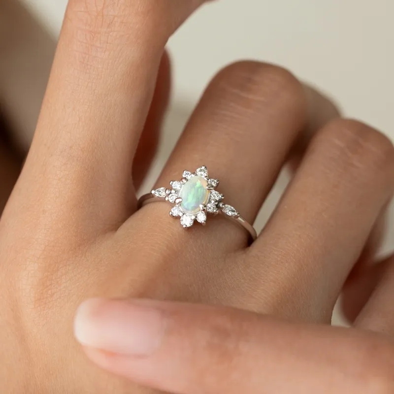 Sunburst Opal Halo Ring White Gold - Solana made by Linjer