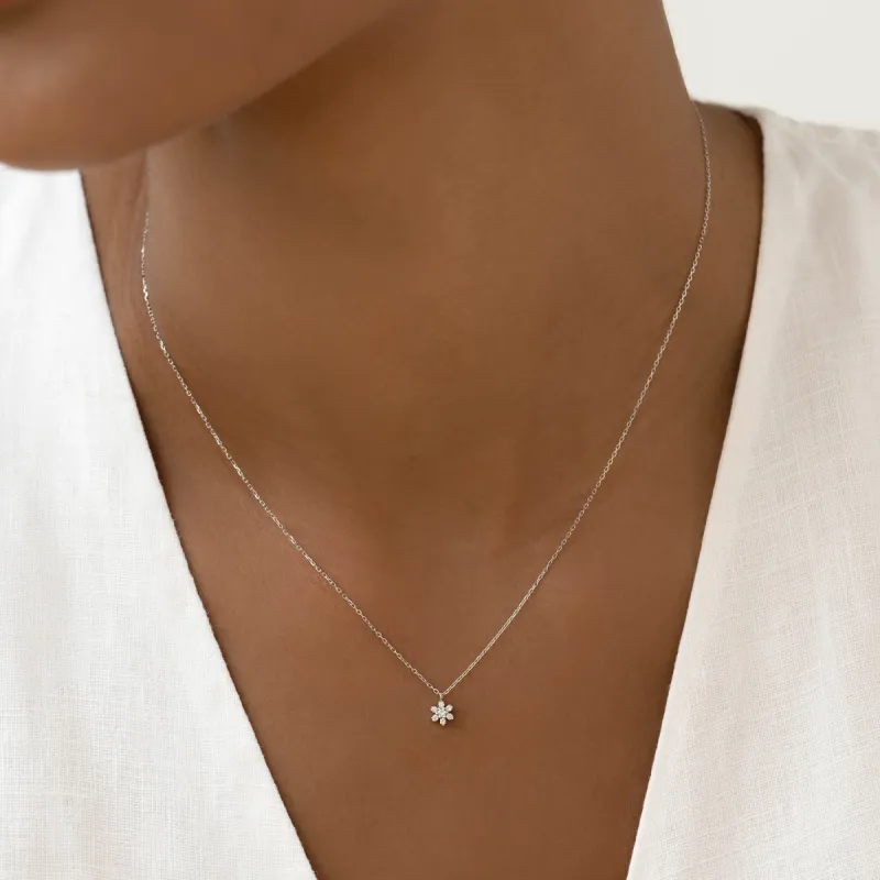Diamond Flower Necklace White Gold - Haldis sold by Linjer