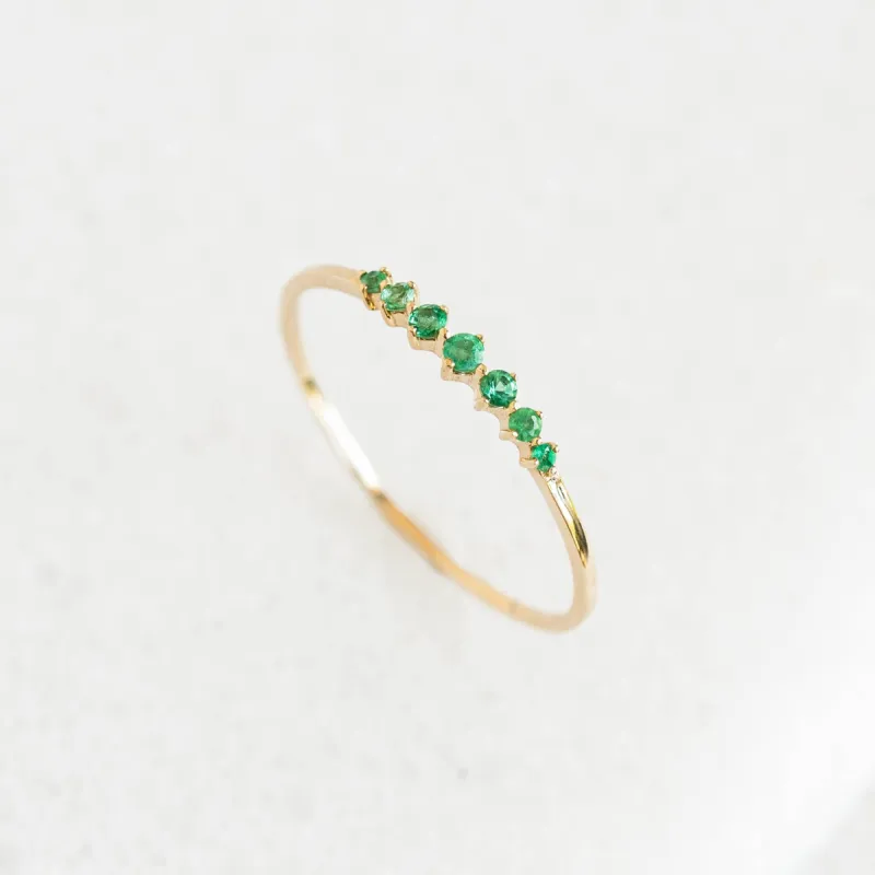 Graduated Emerald Ring 14k Gold - Mila sold by Linjer