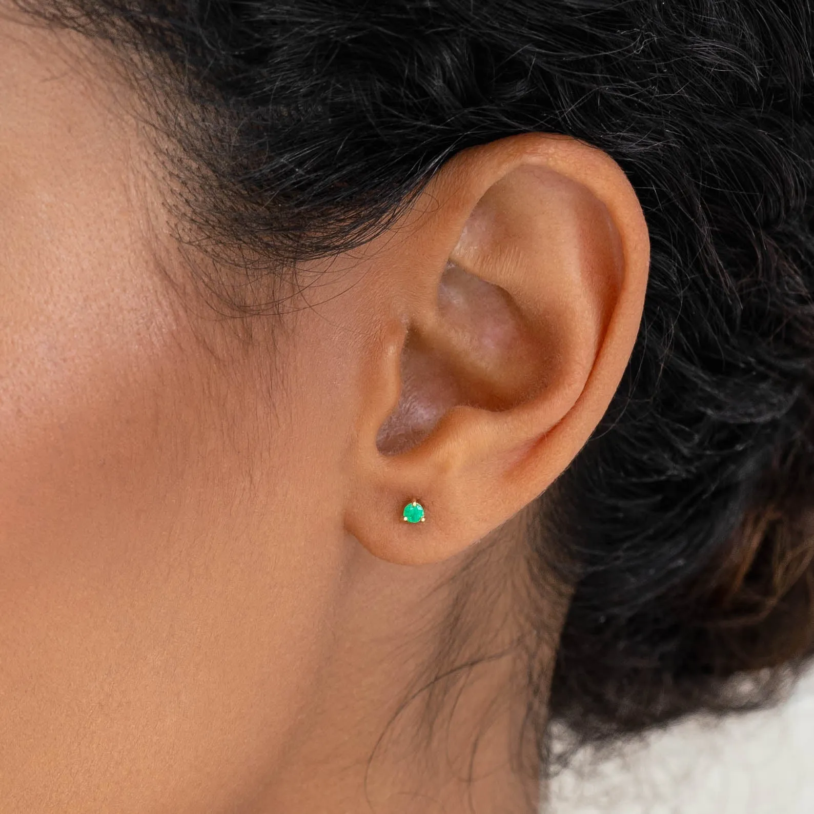 Emerald Stud Earrings 14k Gold - Valentina sold by Linjer
