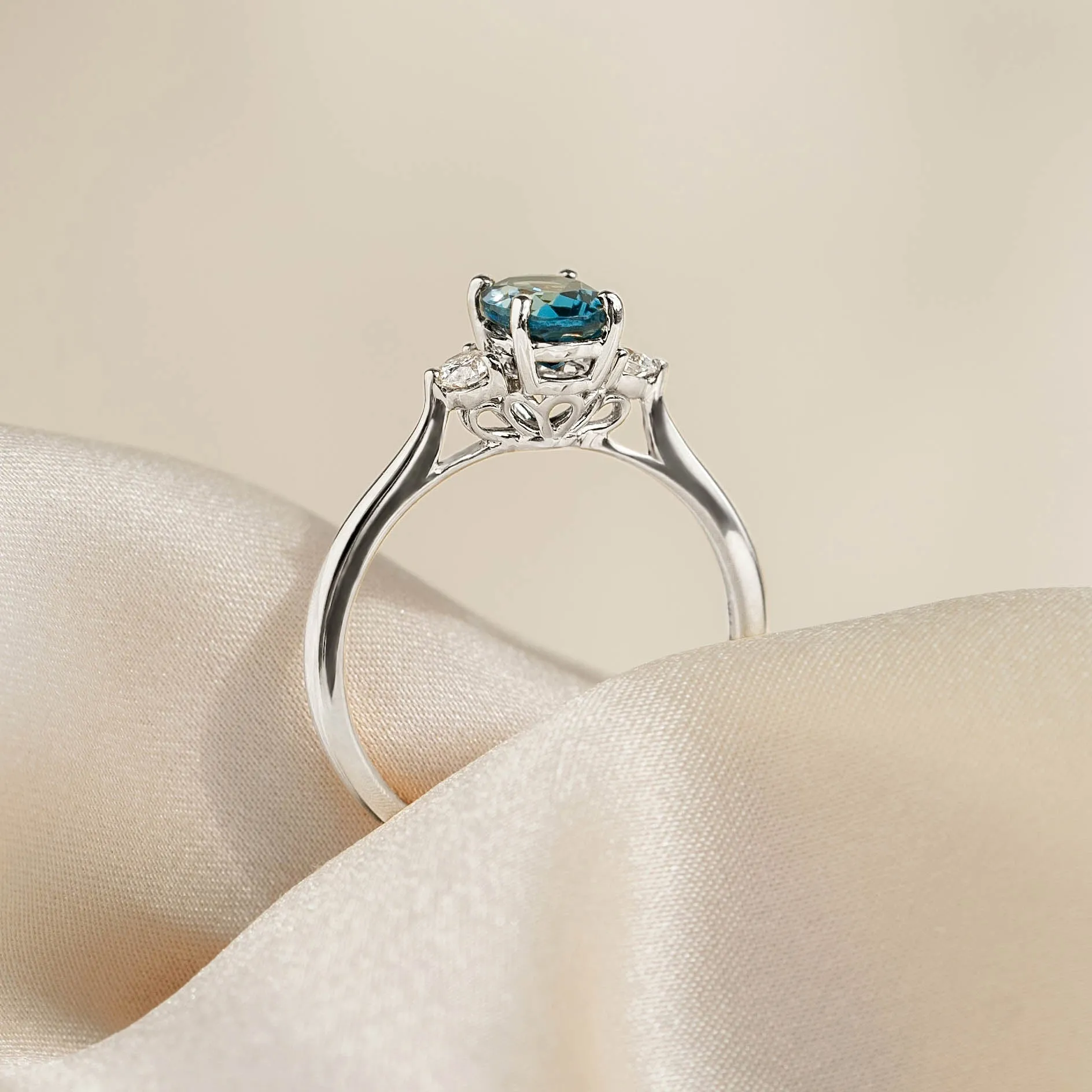 London Blue Topaz and Diamond Ring White Gold - Kindra sold by Linjer product image thumbnail 3