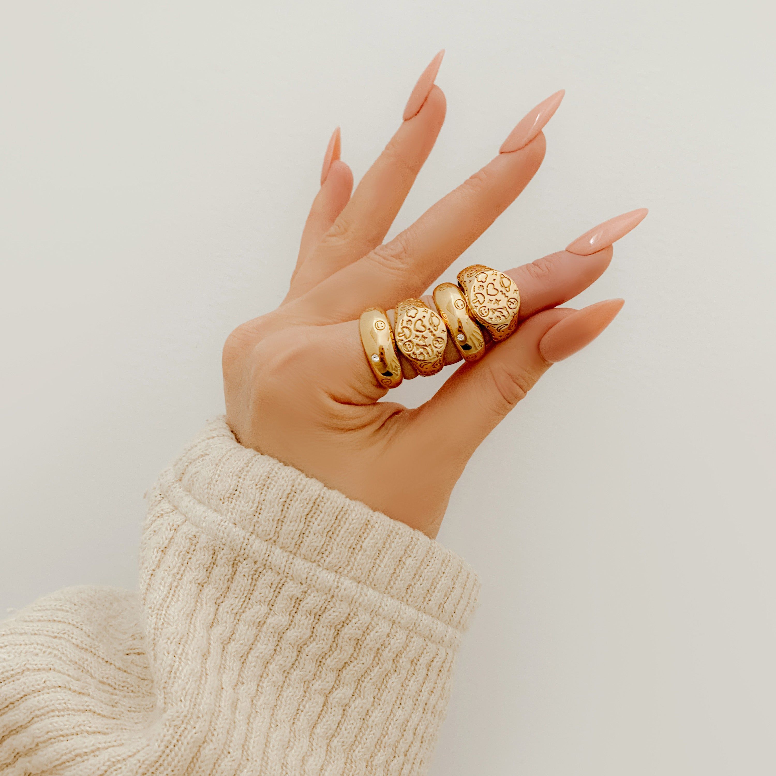 Taffy Ring sold by Sugar Blossom product image thumbnail 3