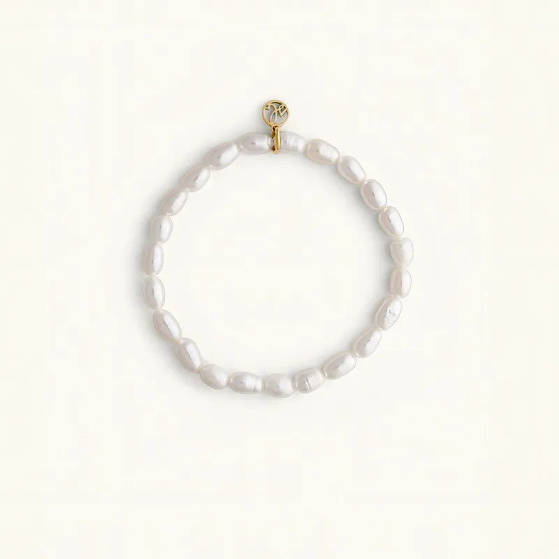 Stretch Pearl Bracelet made by Sugar Blossom