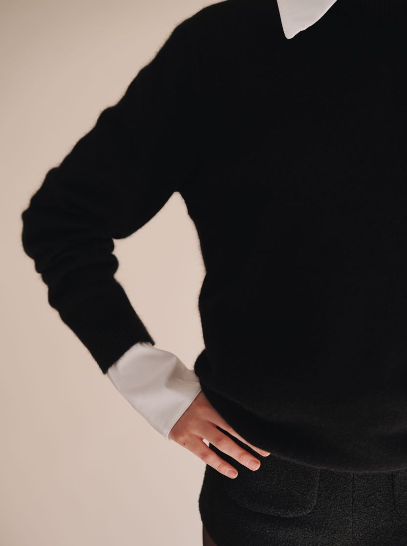 Black Cashmere Crew Neck Sweater(Final Sale) sold by VERAFIED product image thumbnail 4