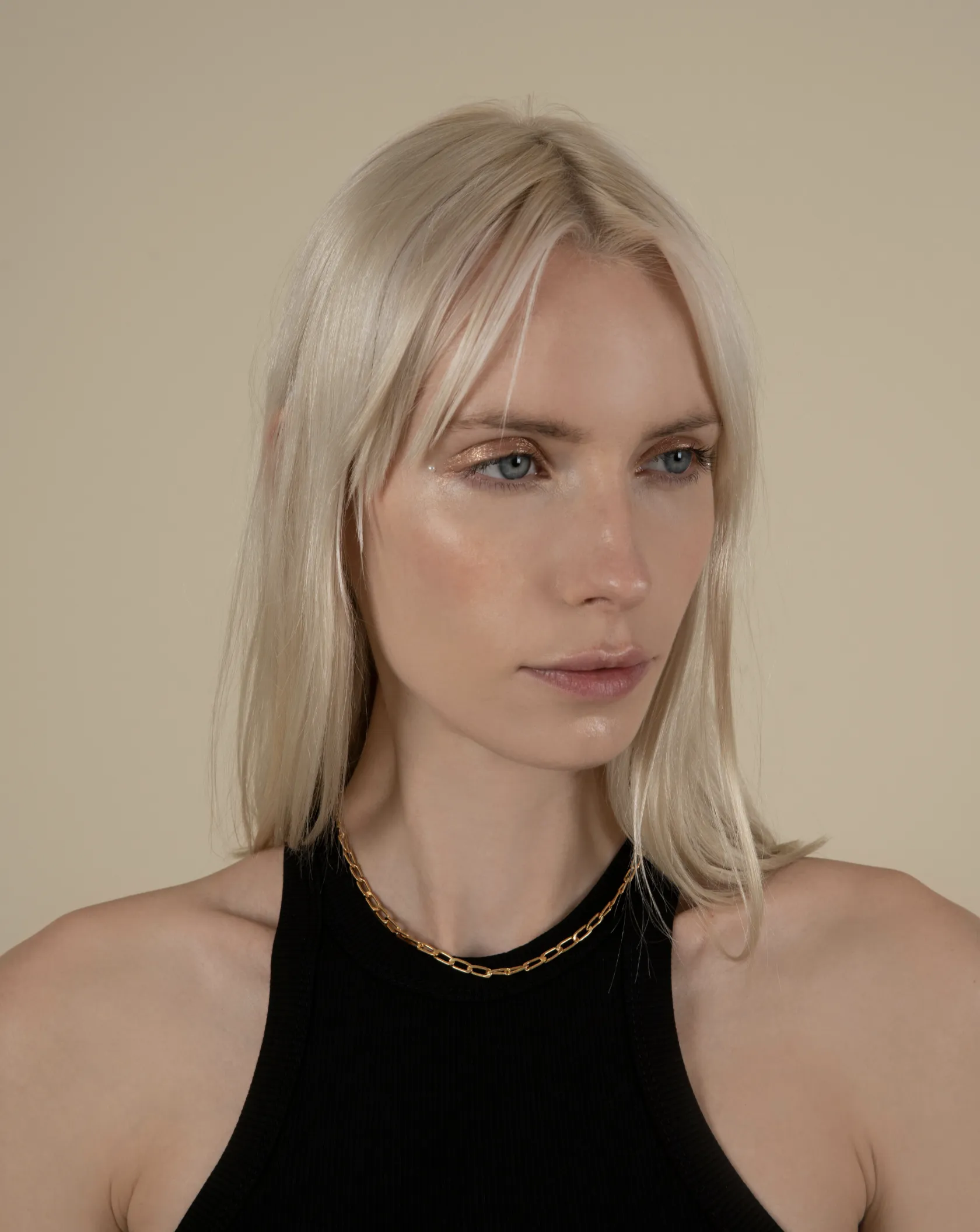 Golden Hour Medium Link Chain Necklace sold by VERAFIED product image thumbnail 3