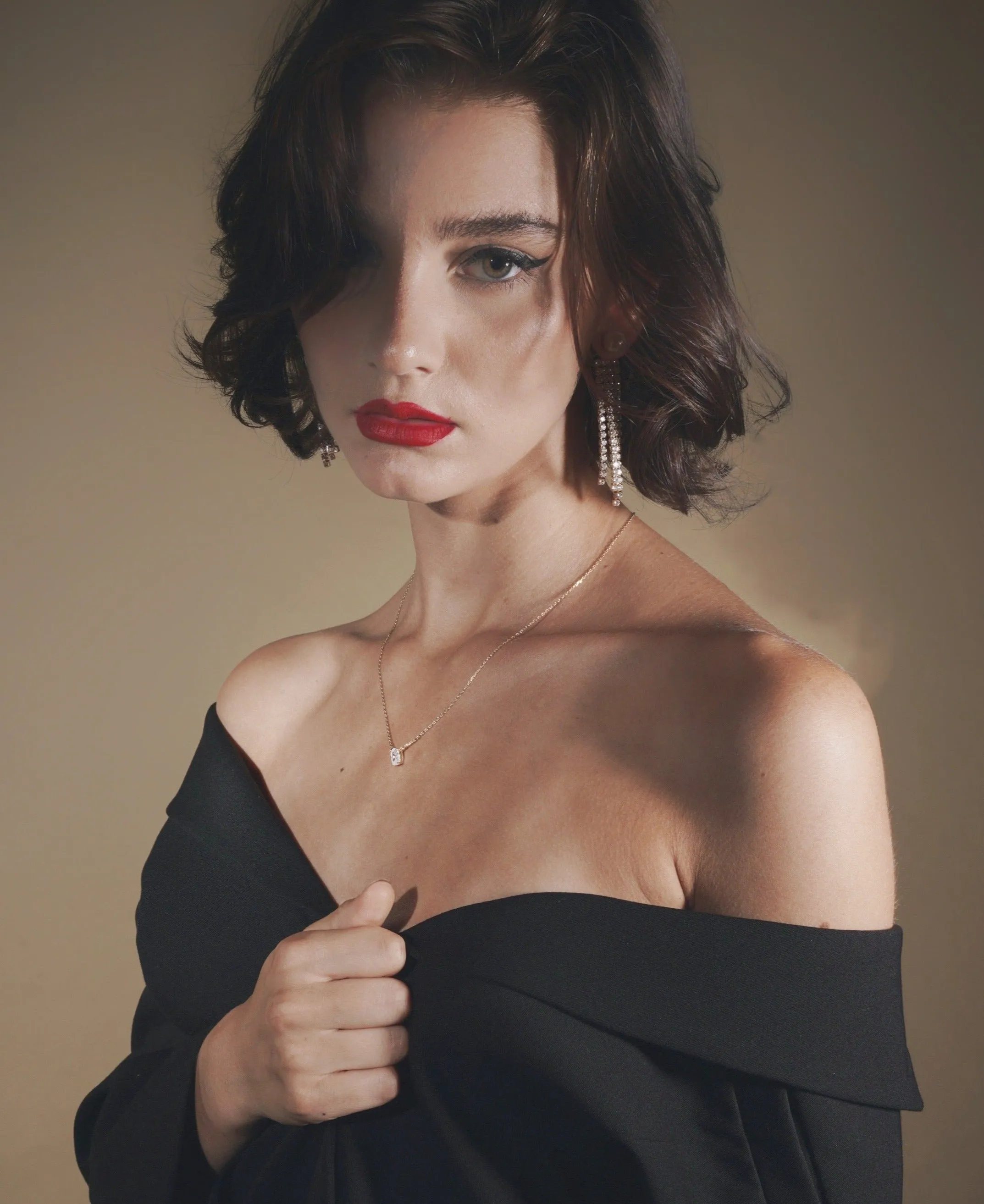 White Stone Necklace sold by VERAFIED product image thumbnail 5