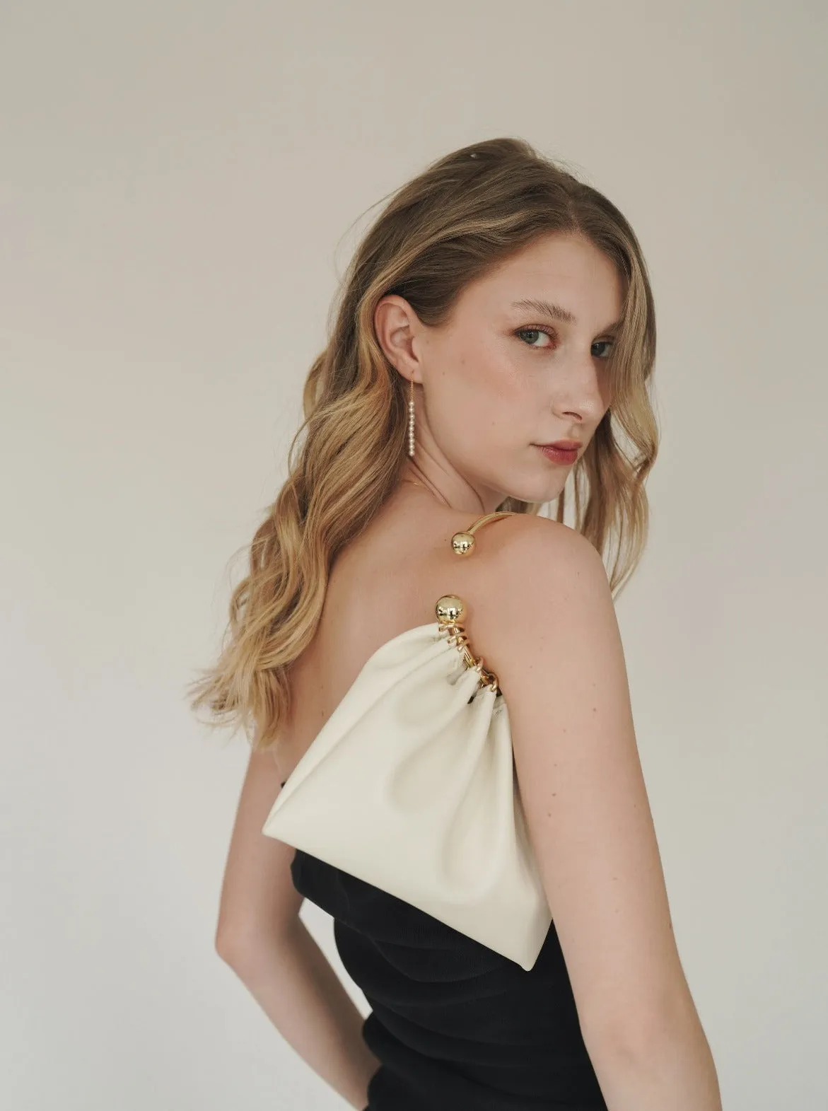 Cream Ring Handle Bag sold by VERAFIED product image thumbnail 2