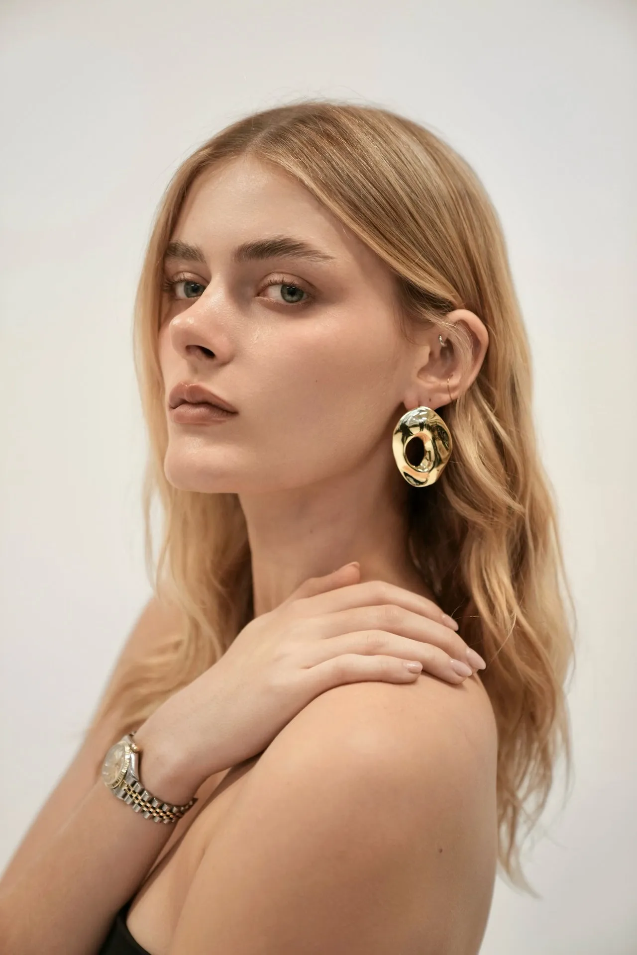 Ripple Hoop Earrings sold by VERAFIED product image thumbnail 3