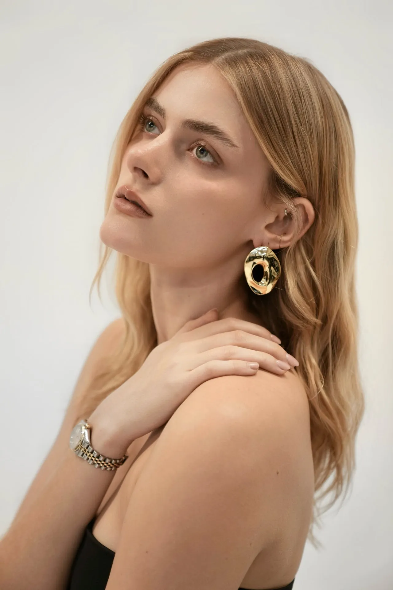 Ripple Hoop Earrings sold by VERAFIED product image thumbnail 4