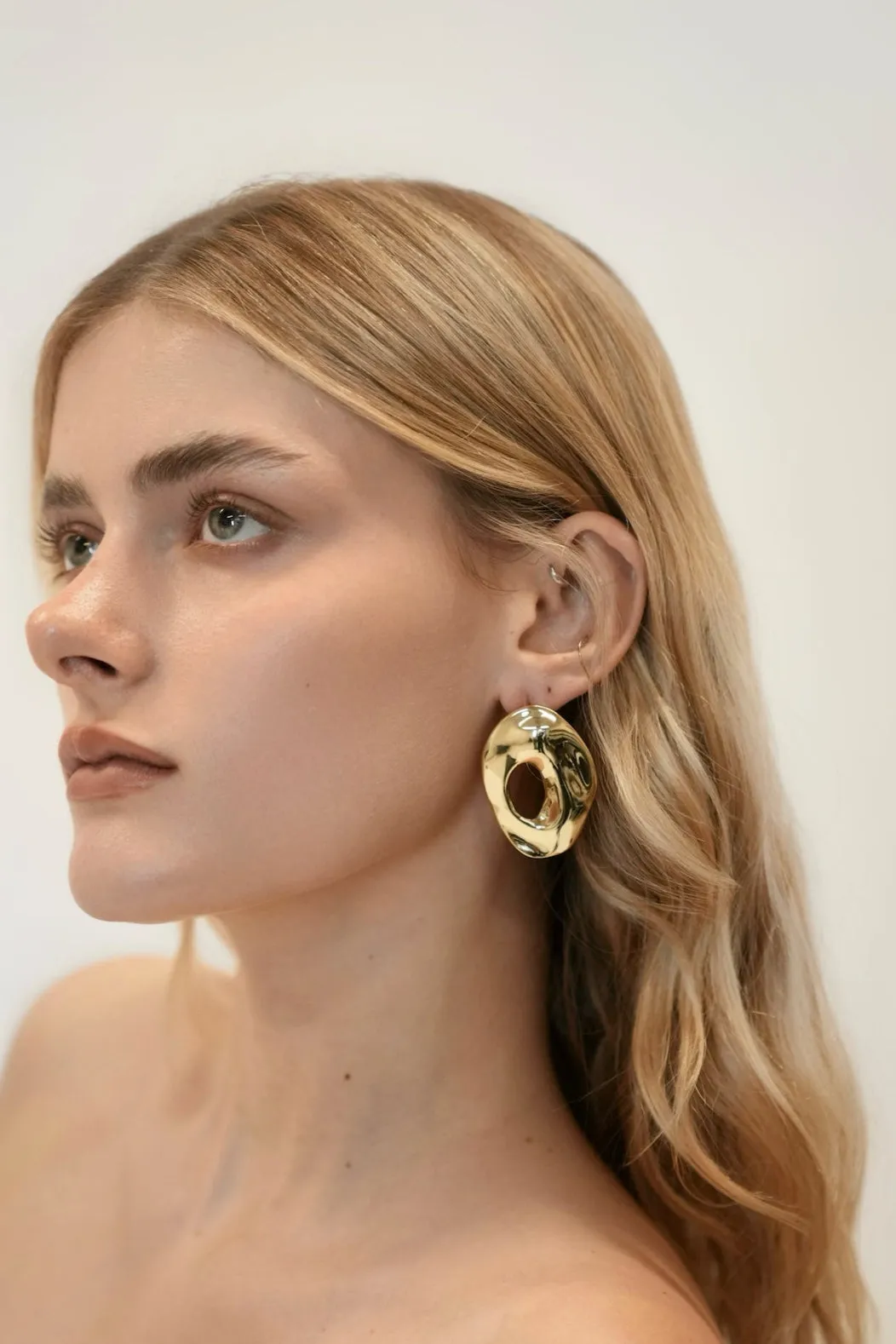 Ripple Hoop Earrings sold by VERAFIED product image thumbnail 2