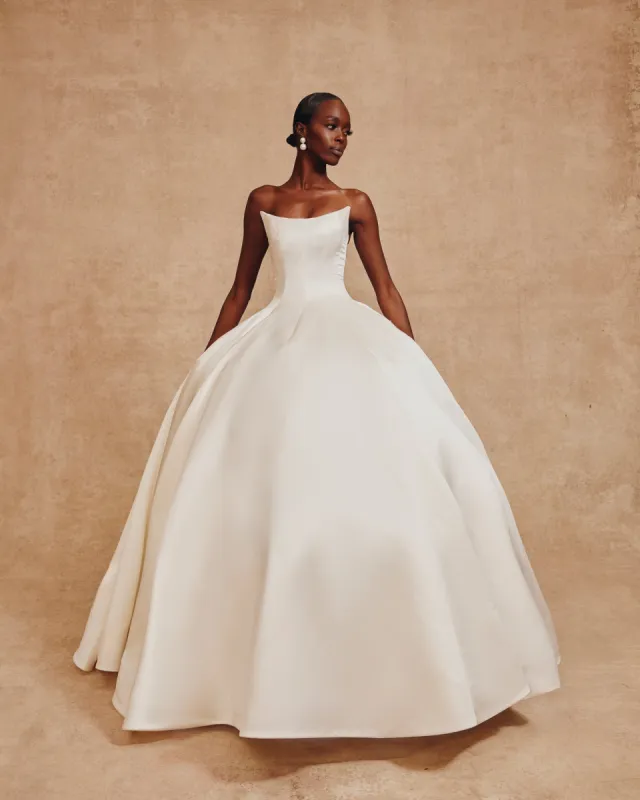 Look 8 sold by Hanifa