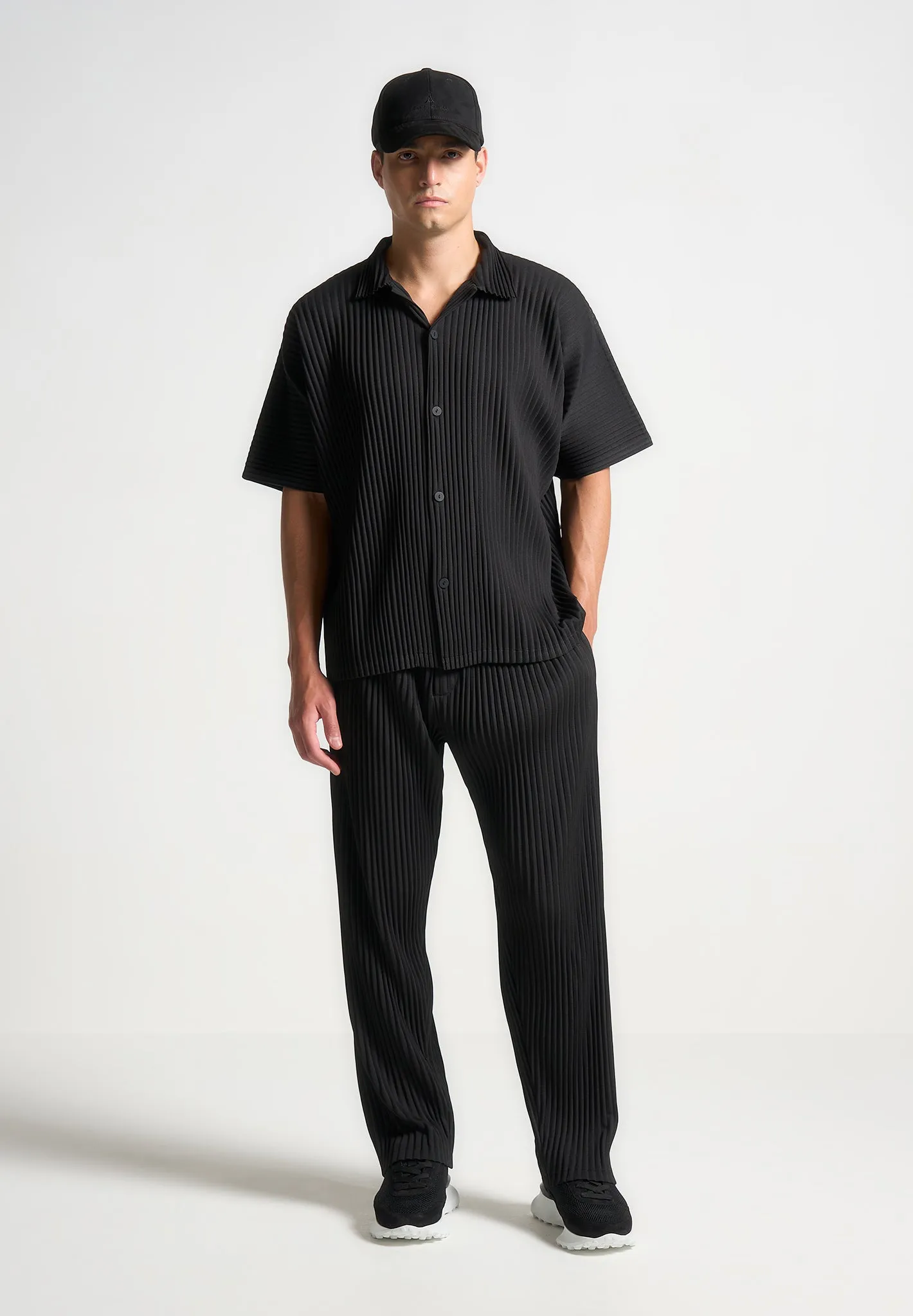 Jonas - Pleated Trousers - Black sold by Maniere De Voir