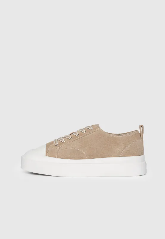 Men's Vienna - Suede Contrast Stitch Sneaker - Beige made by Maniere De Voir